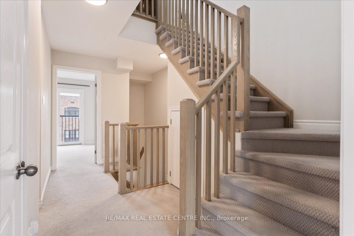 219 Dundas Street E 13 Property Photo 39