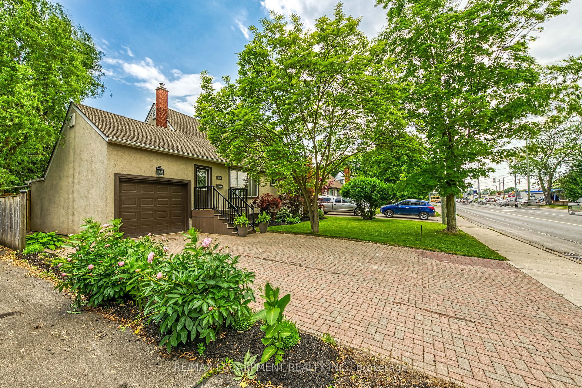 148 Lakeshore Road Property Photo 3