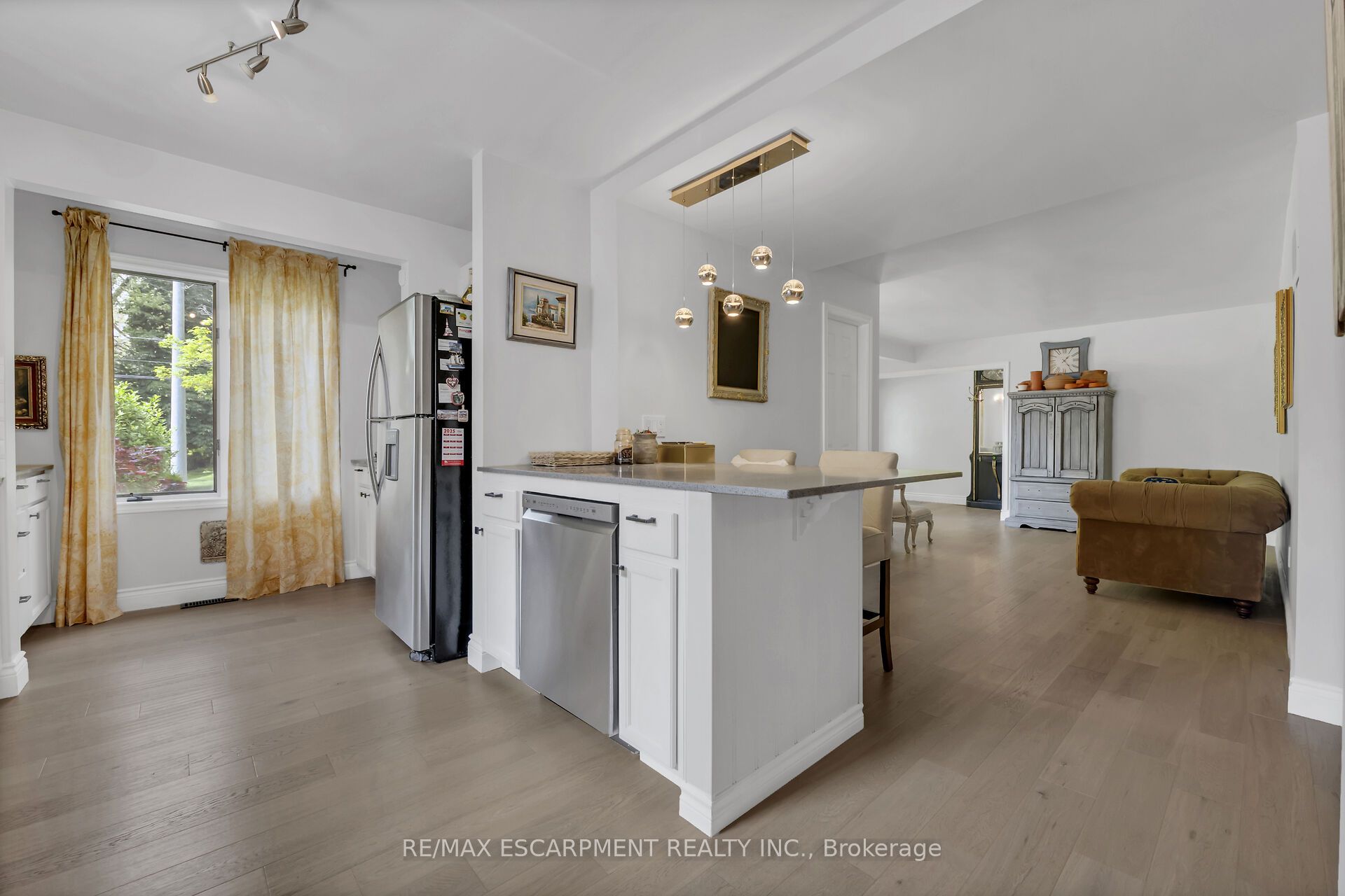 148 Lakeshore Road Property Photo 9