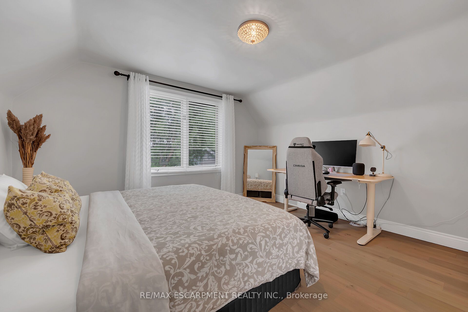 148 Lakeshore Road Property Photo 35