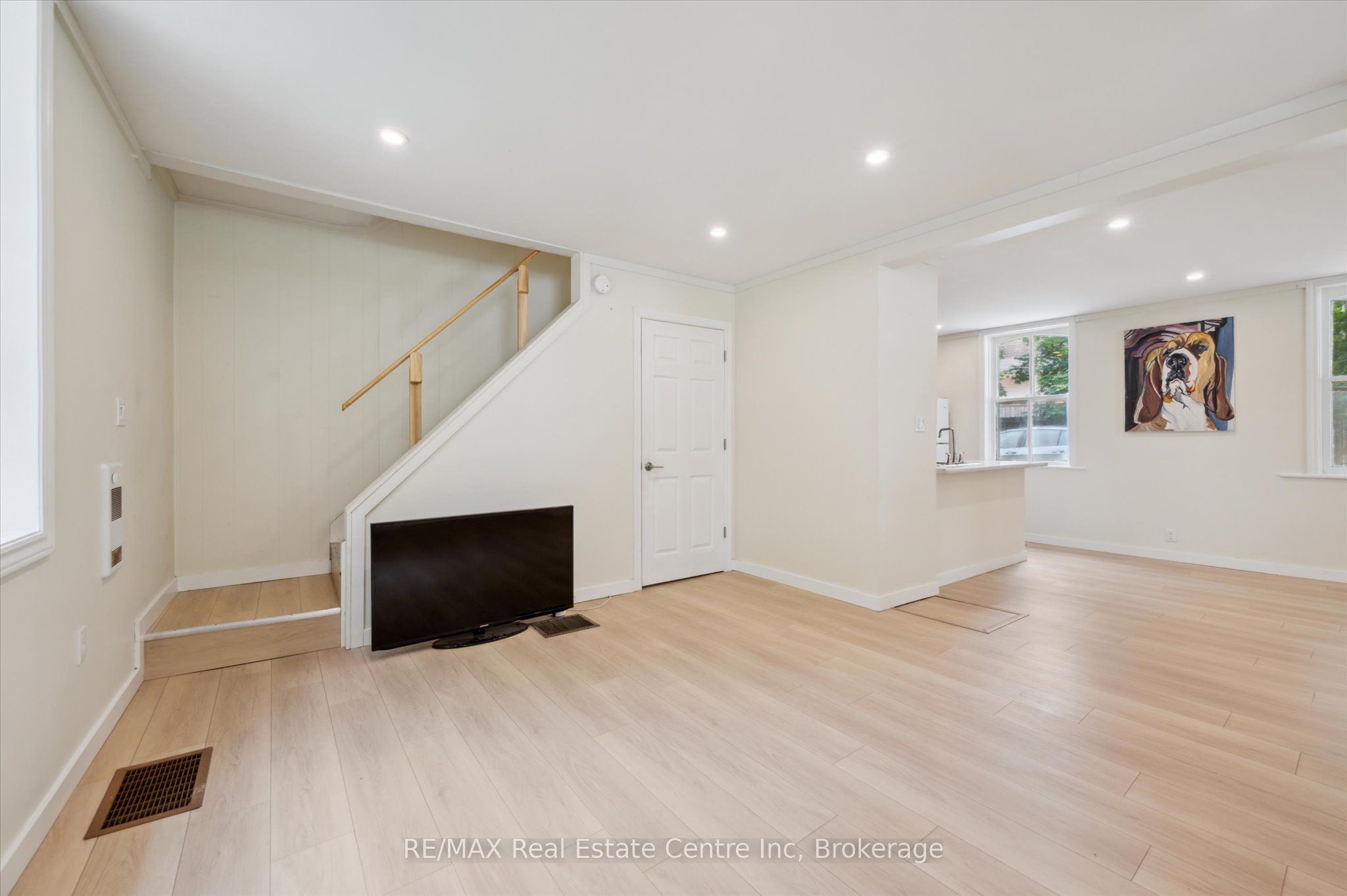 46 Wellington Road 19 Road Property Photo 9