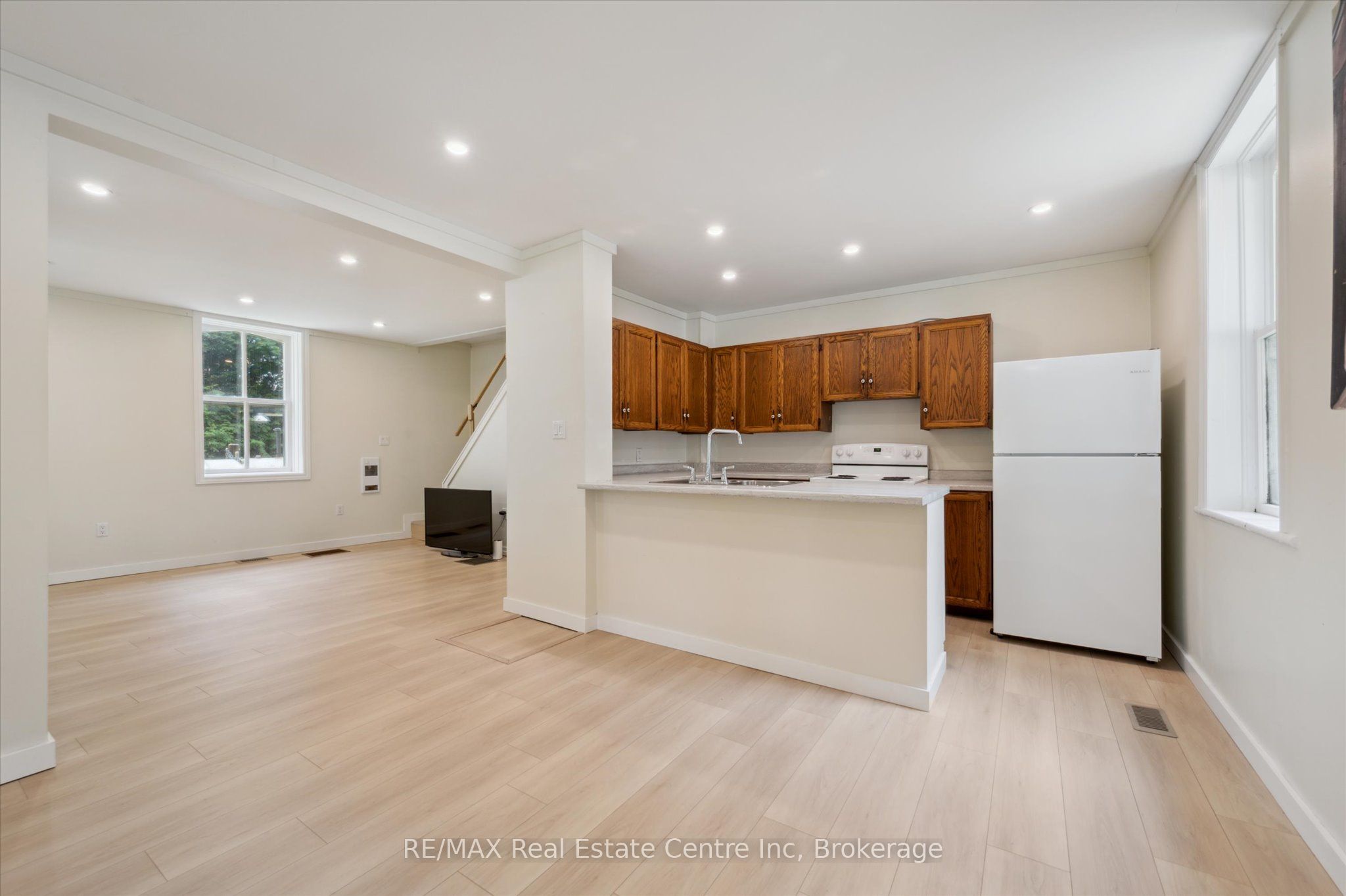 46 Wellington Road 19 Road Property Photo 11