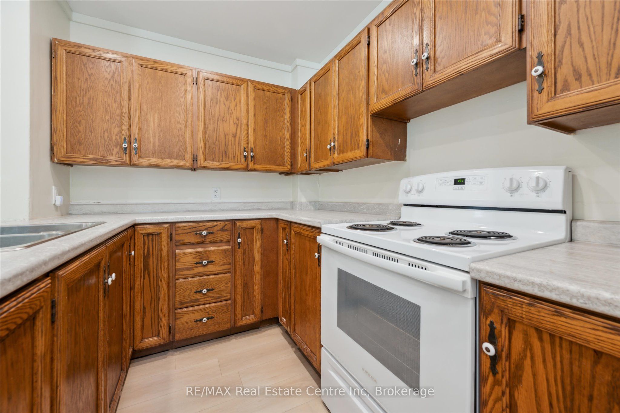 46 Wellington Road 19 Road Property Photo 13