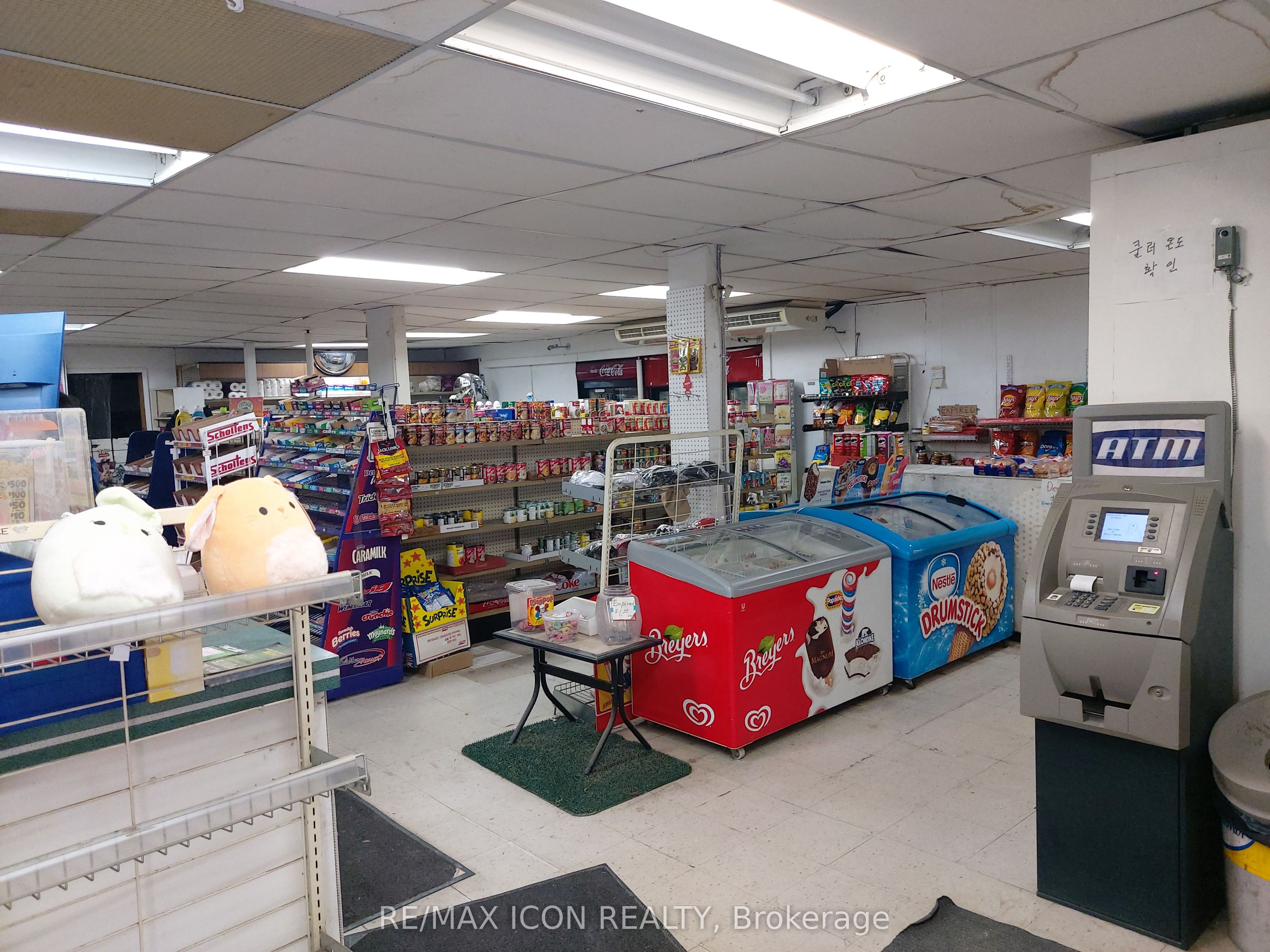 131 Waterloo Street Property Photo 2