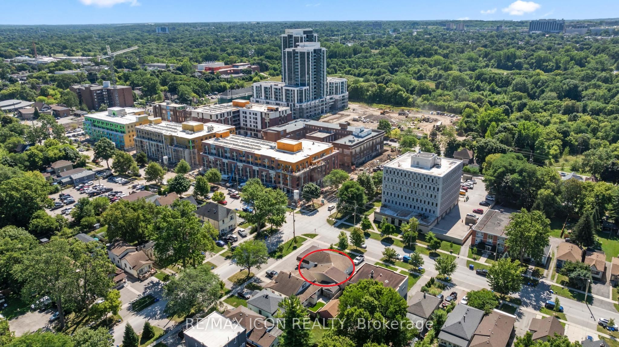 131 Waterloo Street Property Photo 8