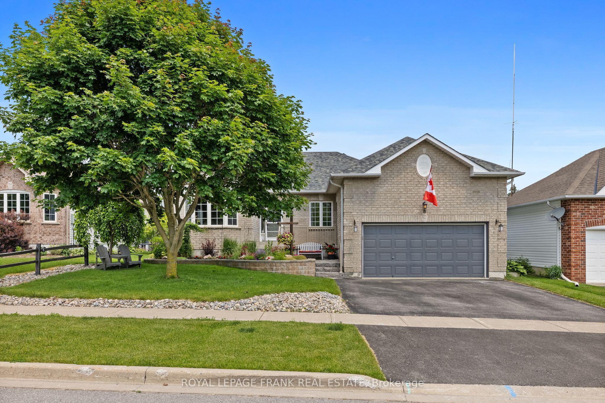 8 Brookside St Property Photo 1