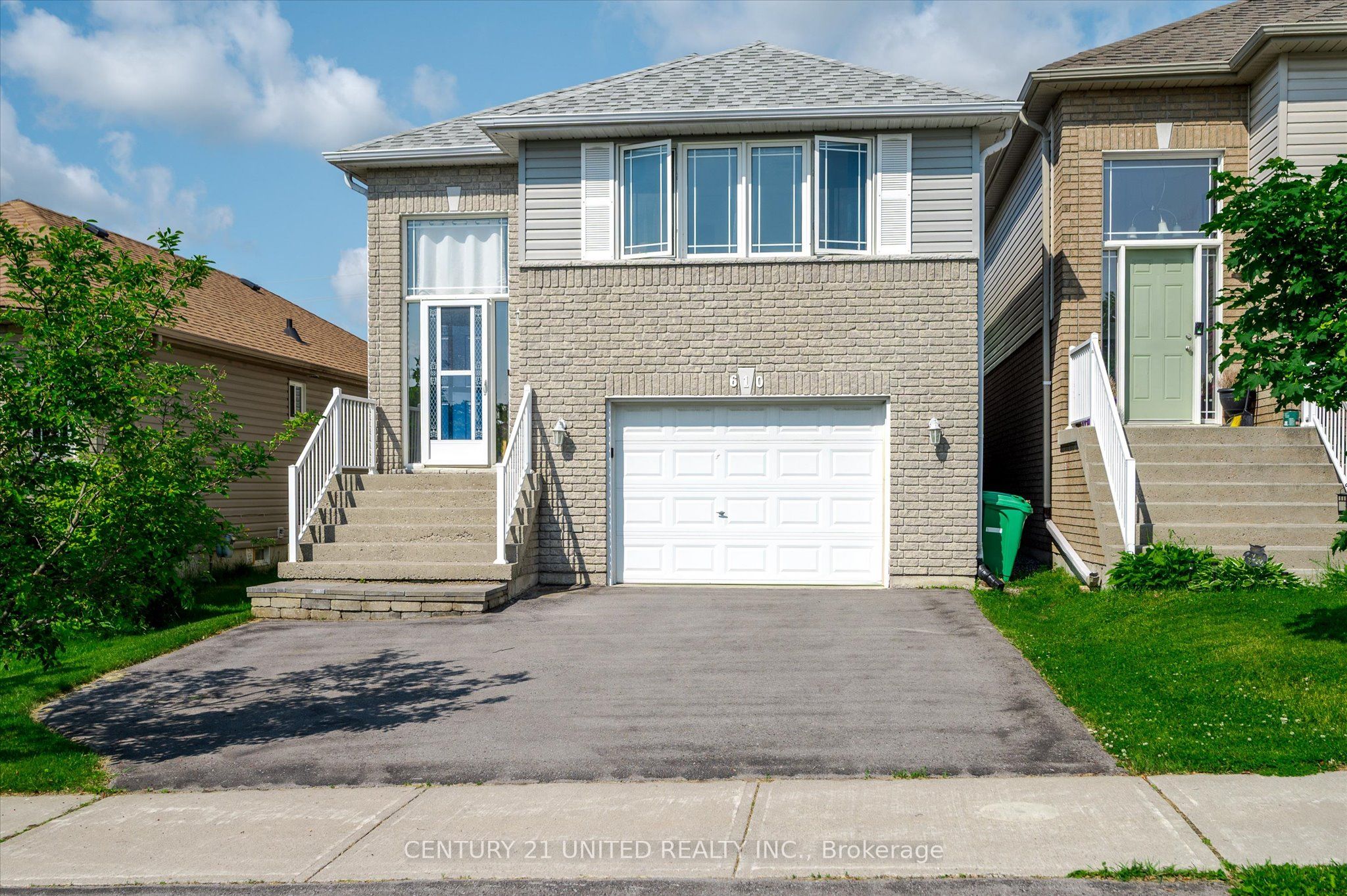 610 Clancy Crescent Property Photo 1