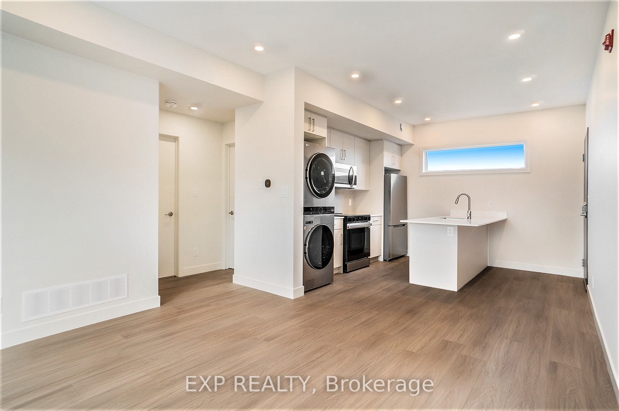 158 Laval Street N Unit # 7 Property Photo 4