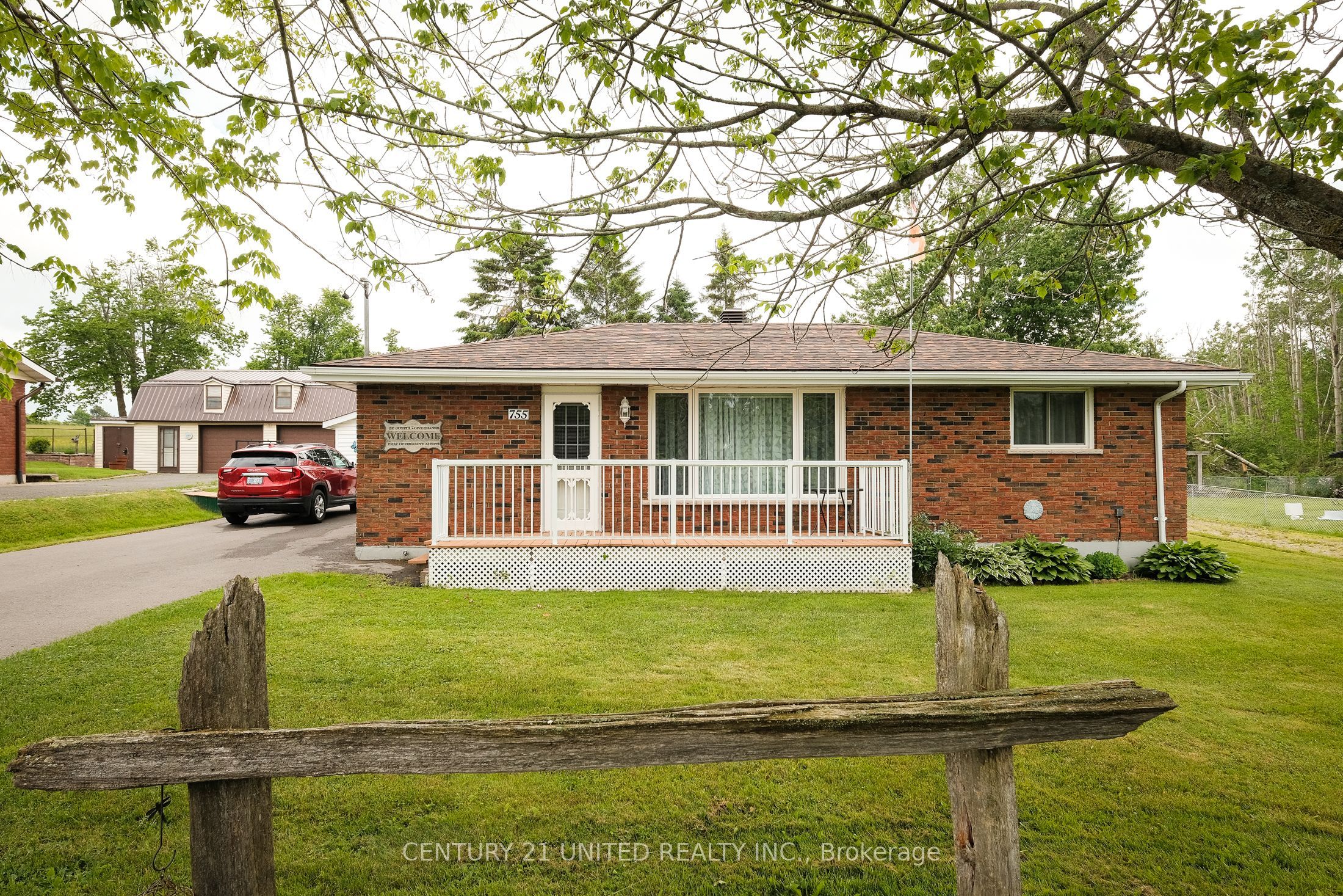 755 Skyline Rd Property Photo 1