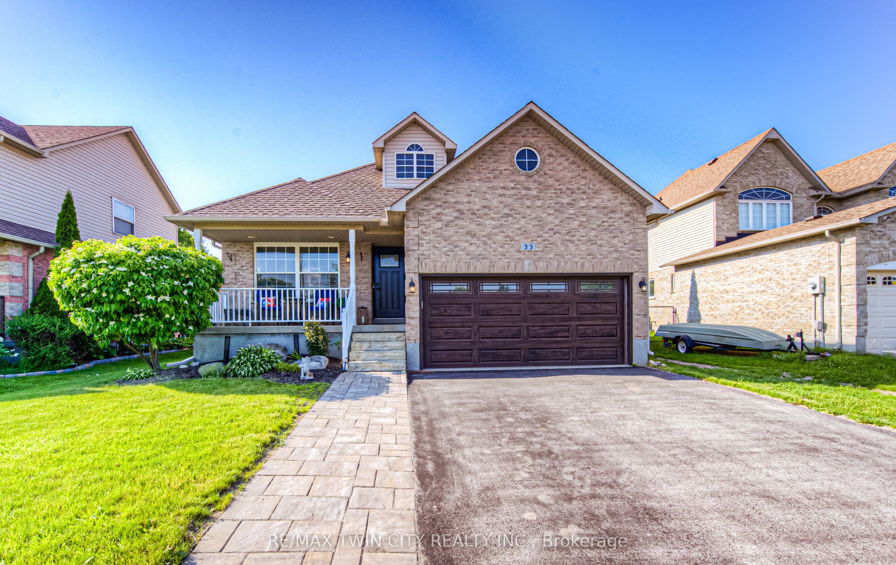 33 Watson Crescent Property Photo 1