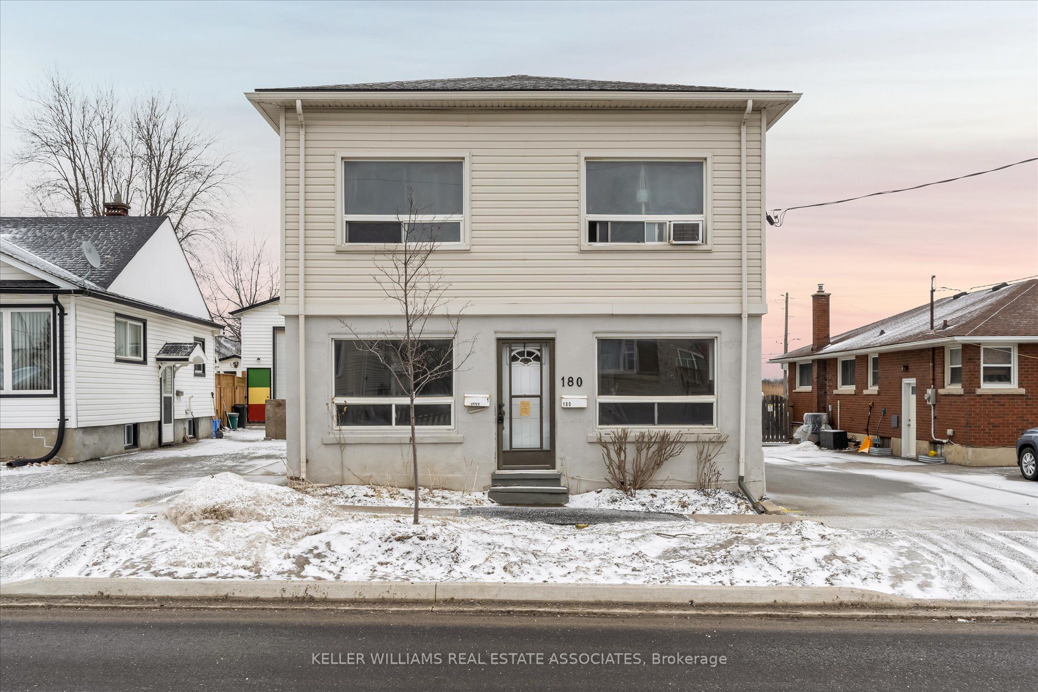 180 Pine Street Property Photo 1