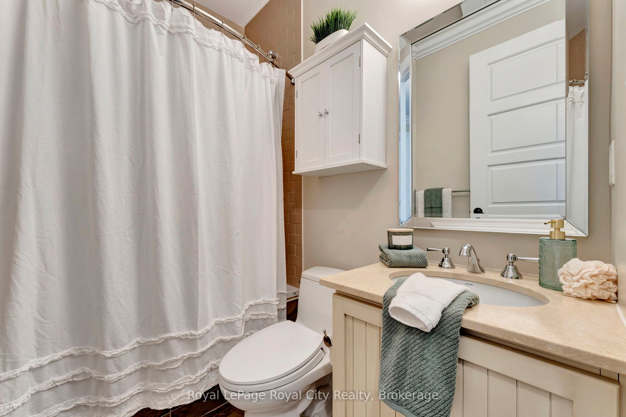 114 Aberfoyle Mill Crescent Property Photo 28