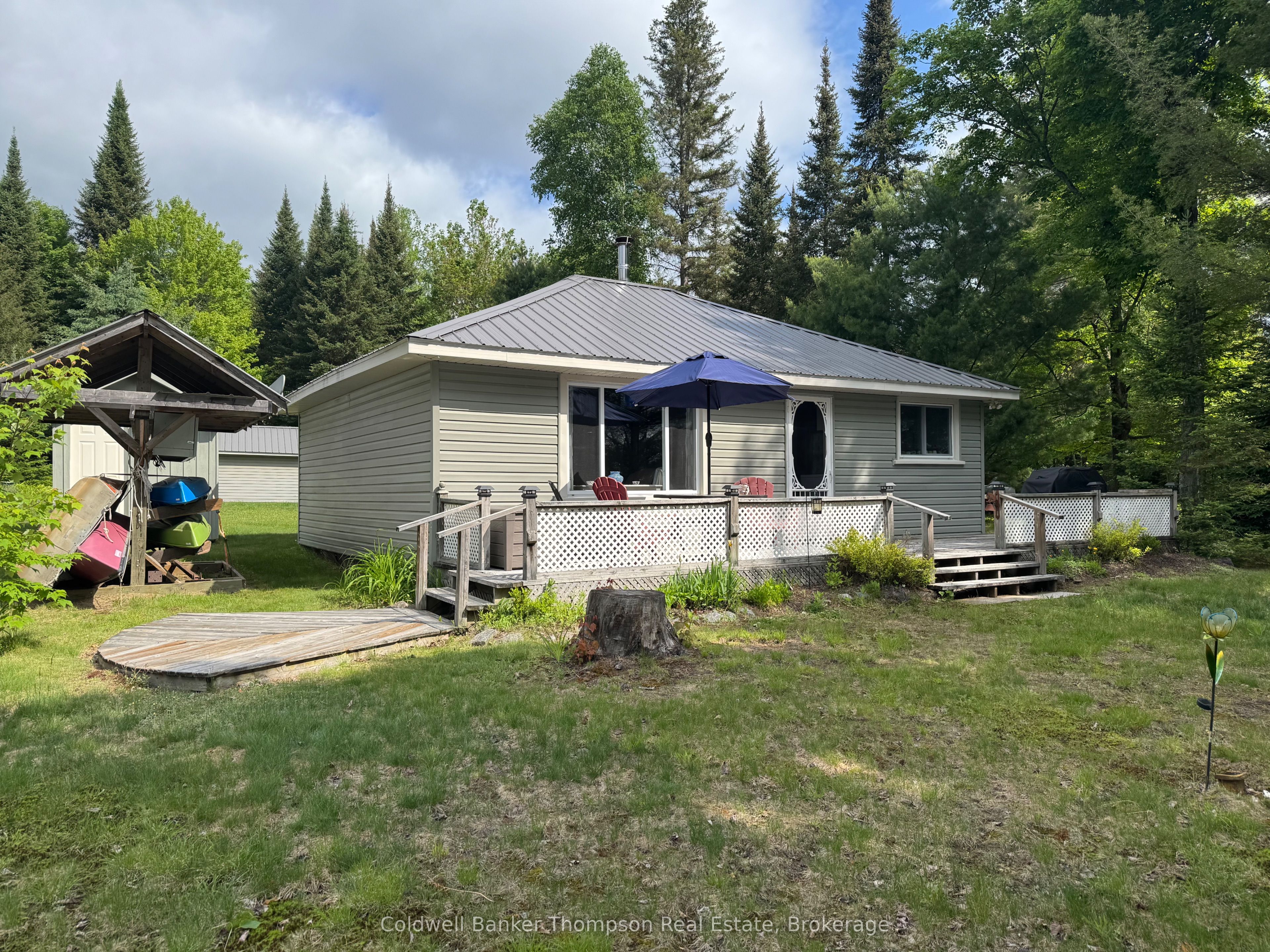 105 Pineaire Lane Property Photo 1