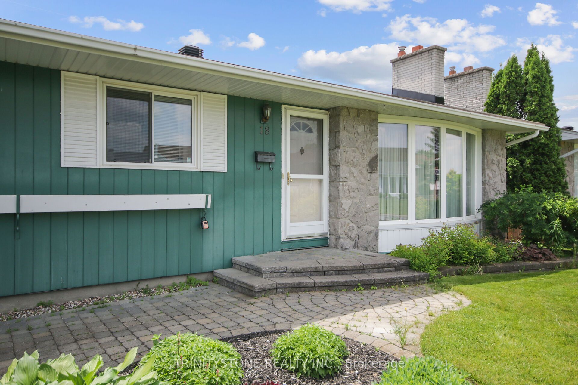 18 Charing Road Property Photo 1