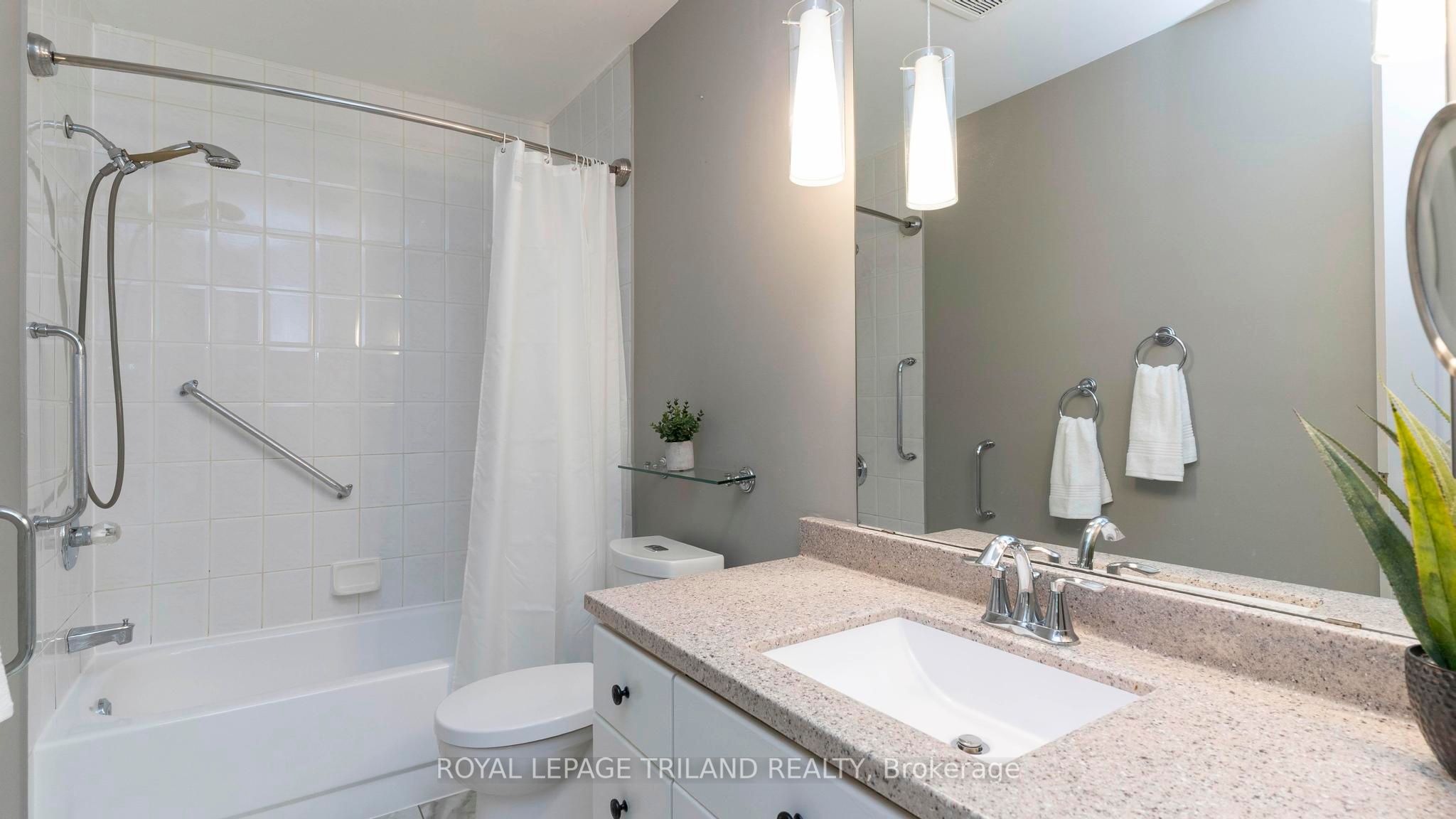 1241 Hamilton Road 7 Property Photo 14