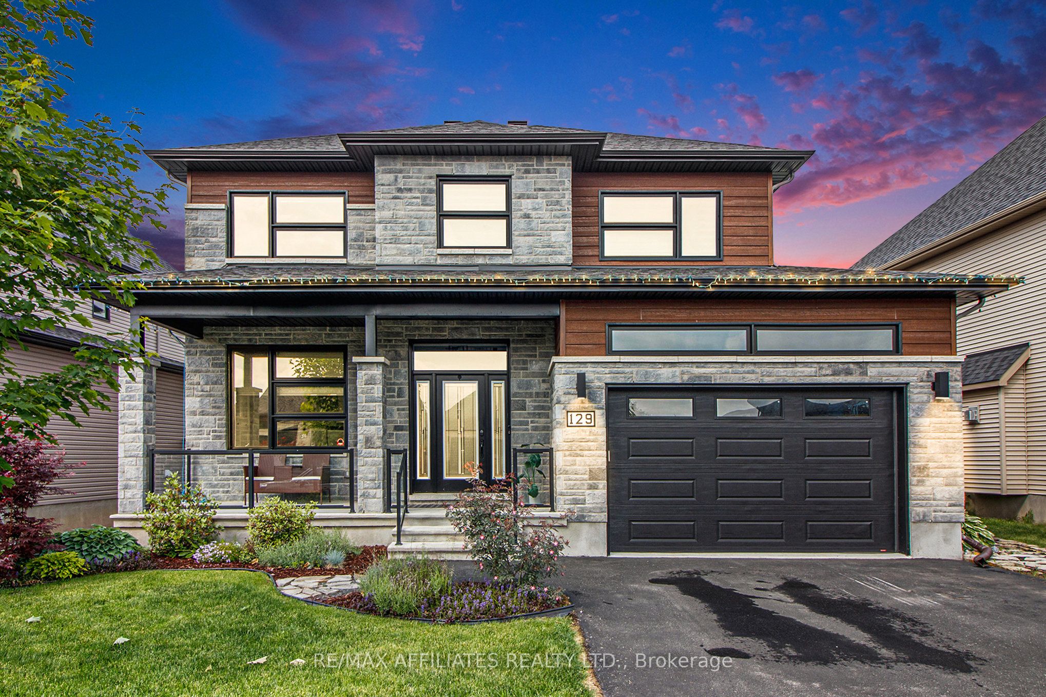129 Lyon Street Property Photo 1