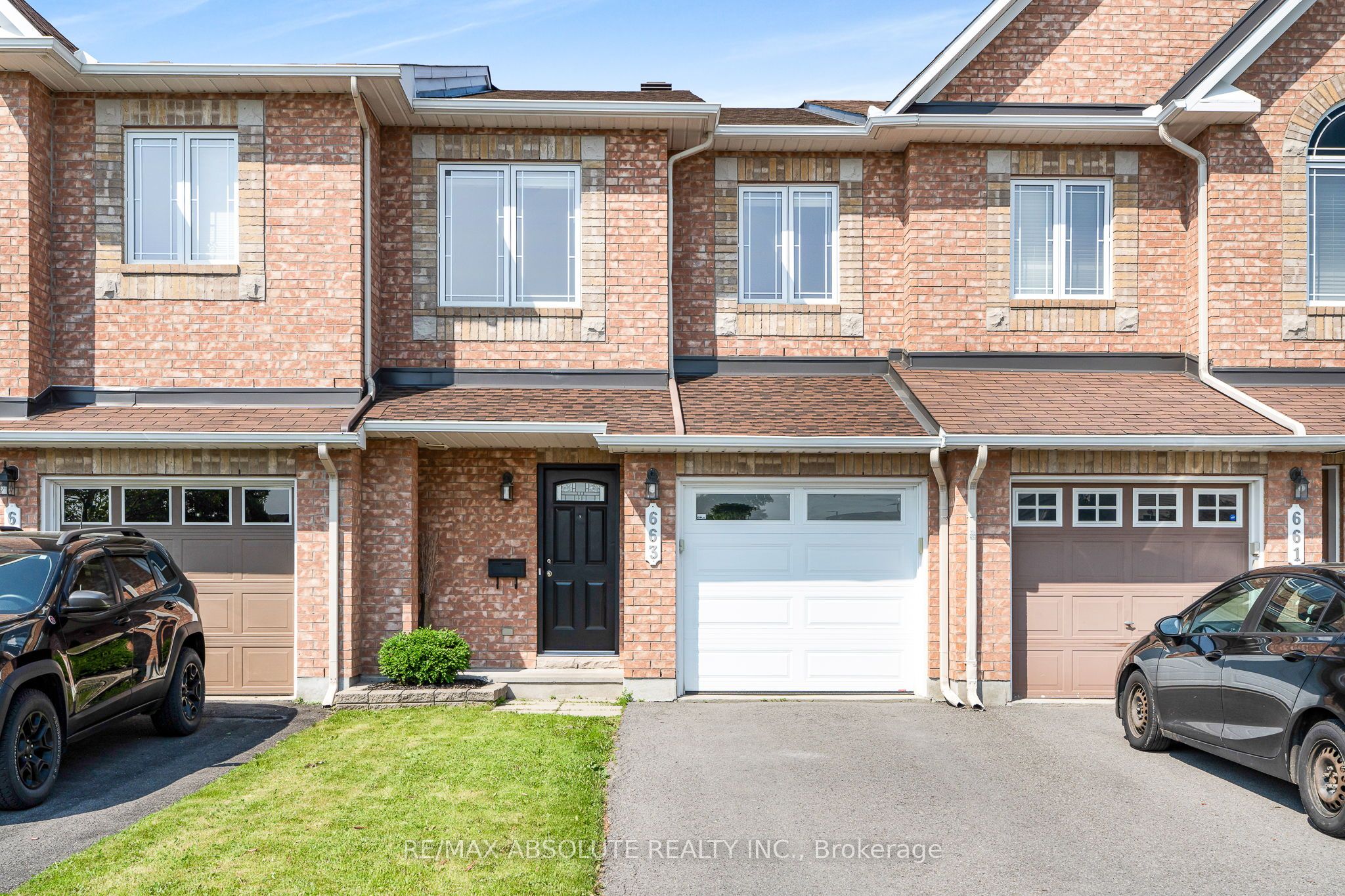 663 Lakeridge Dr Property Photo 1