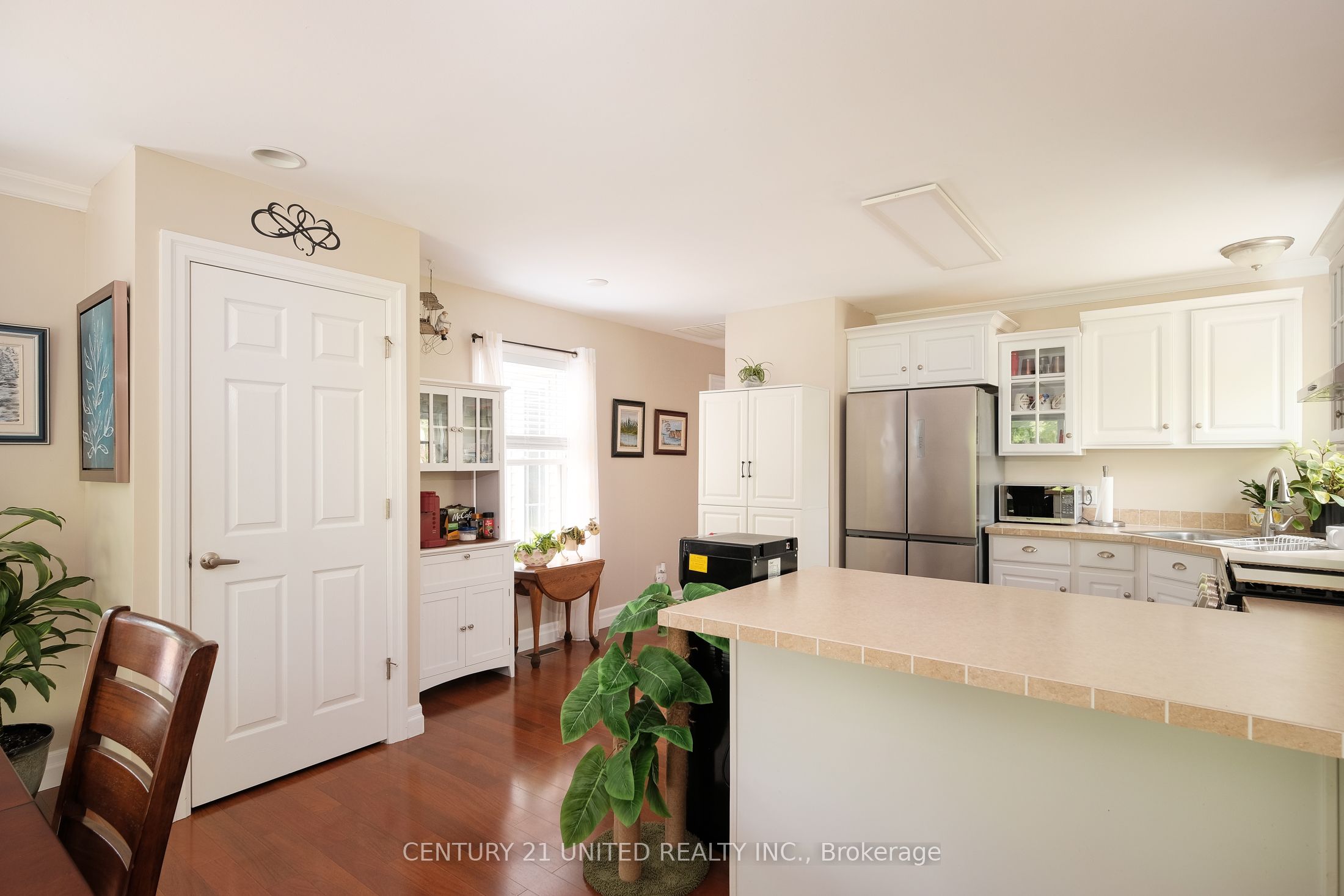 4 Rollies Bay Road E Property Photo 9