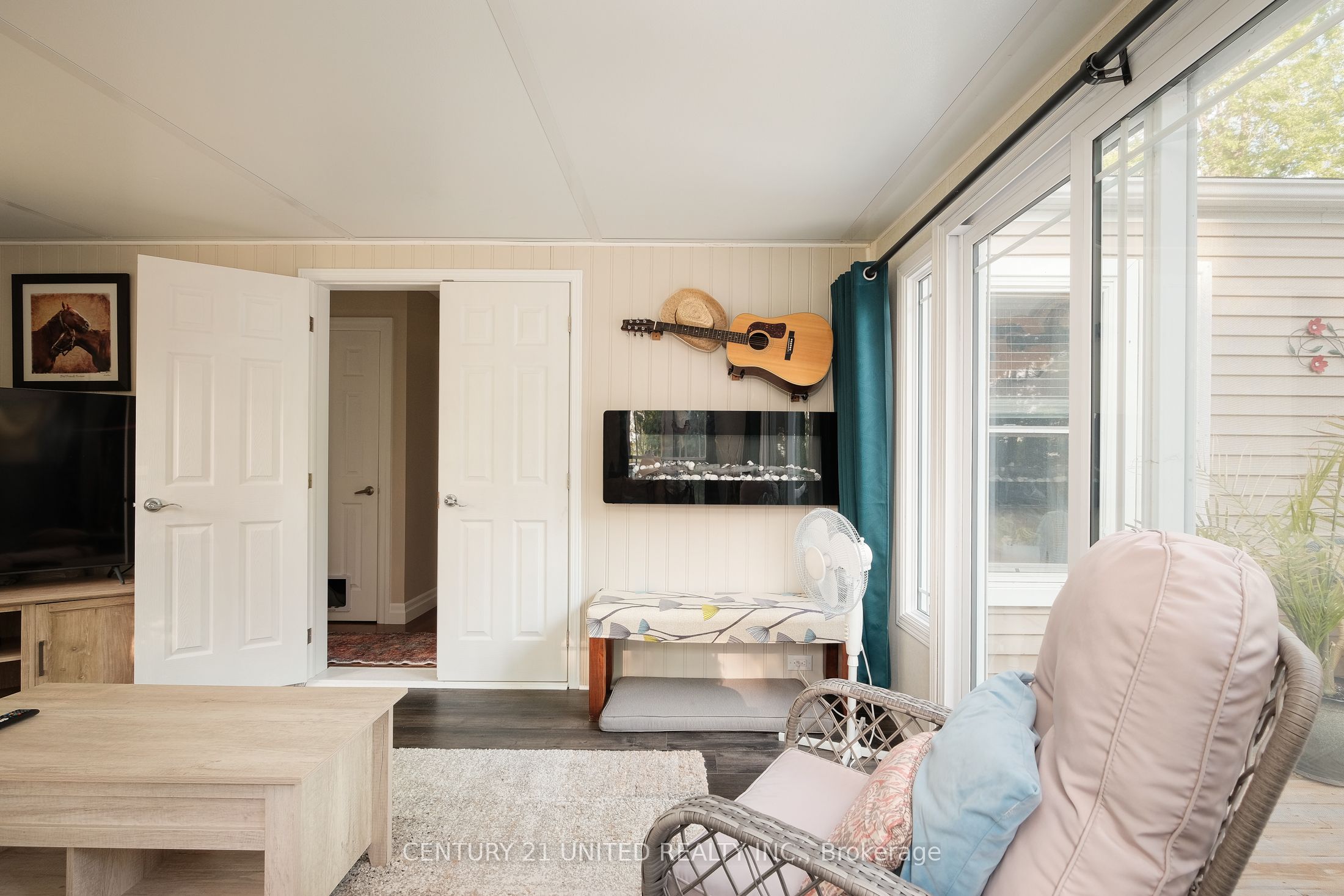 4 Rollies Bay Road E Property Photo 16