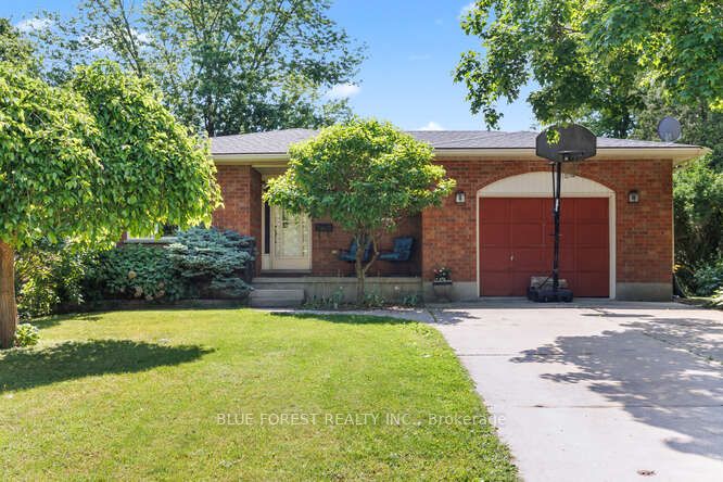 112 Elgin Avenue Property Photo 1