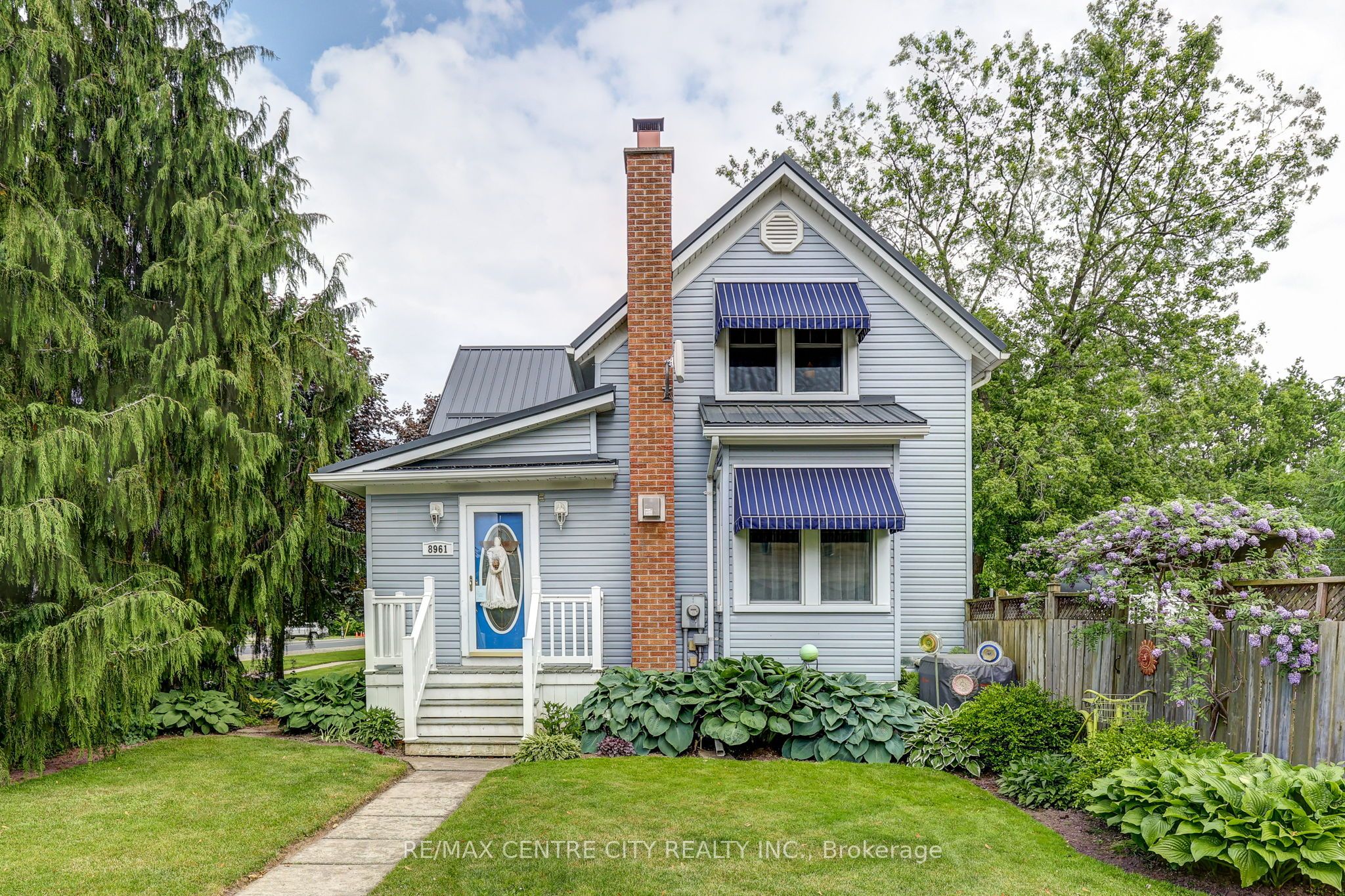8961 Iona Rd Property Photo 1
