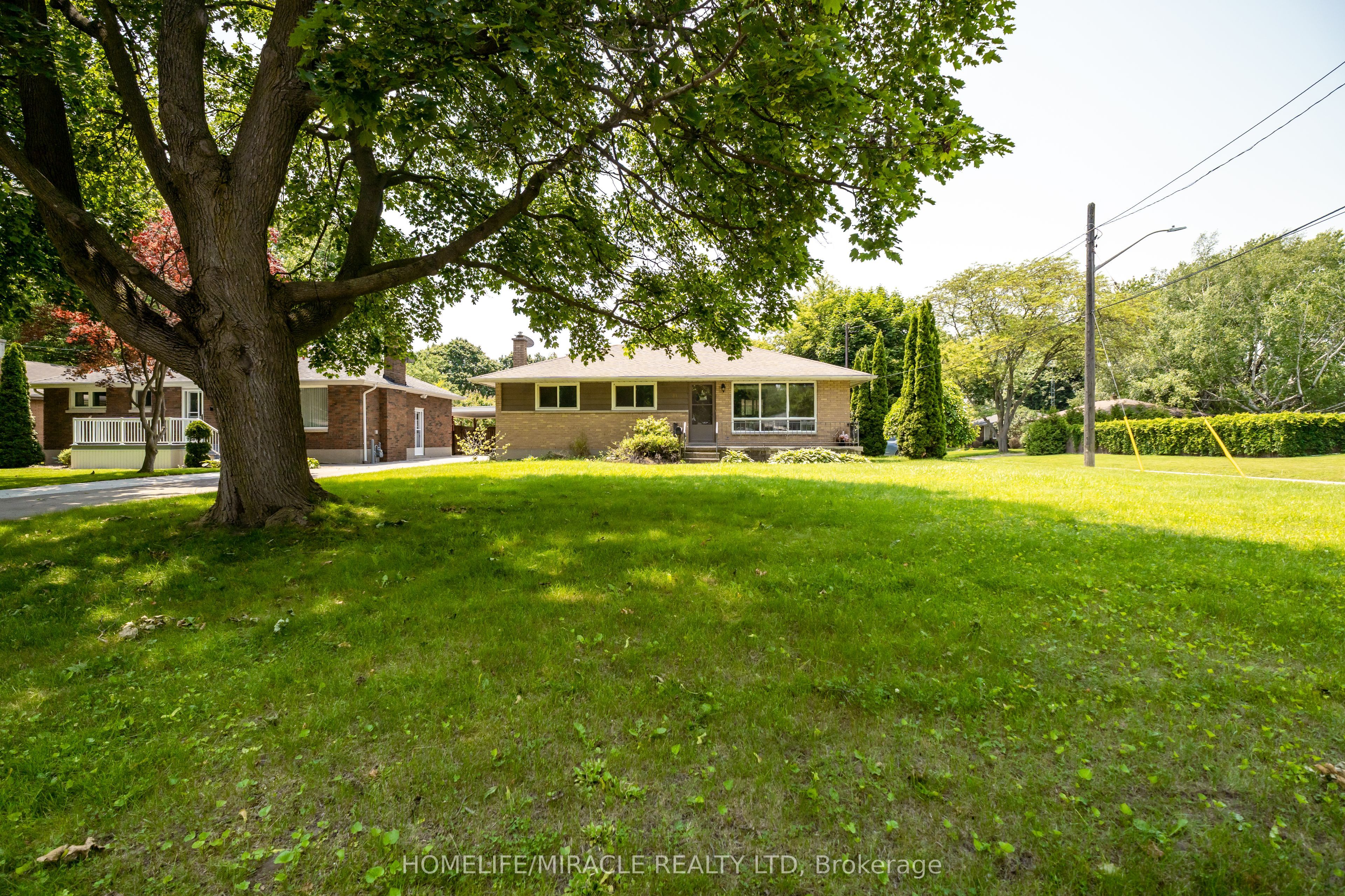 84 Dunvegan Drive Property Photo 3