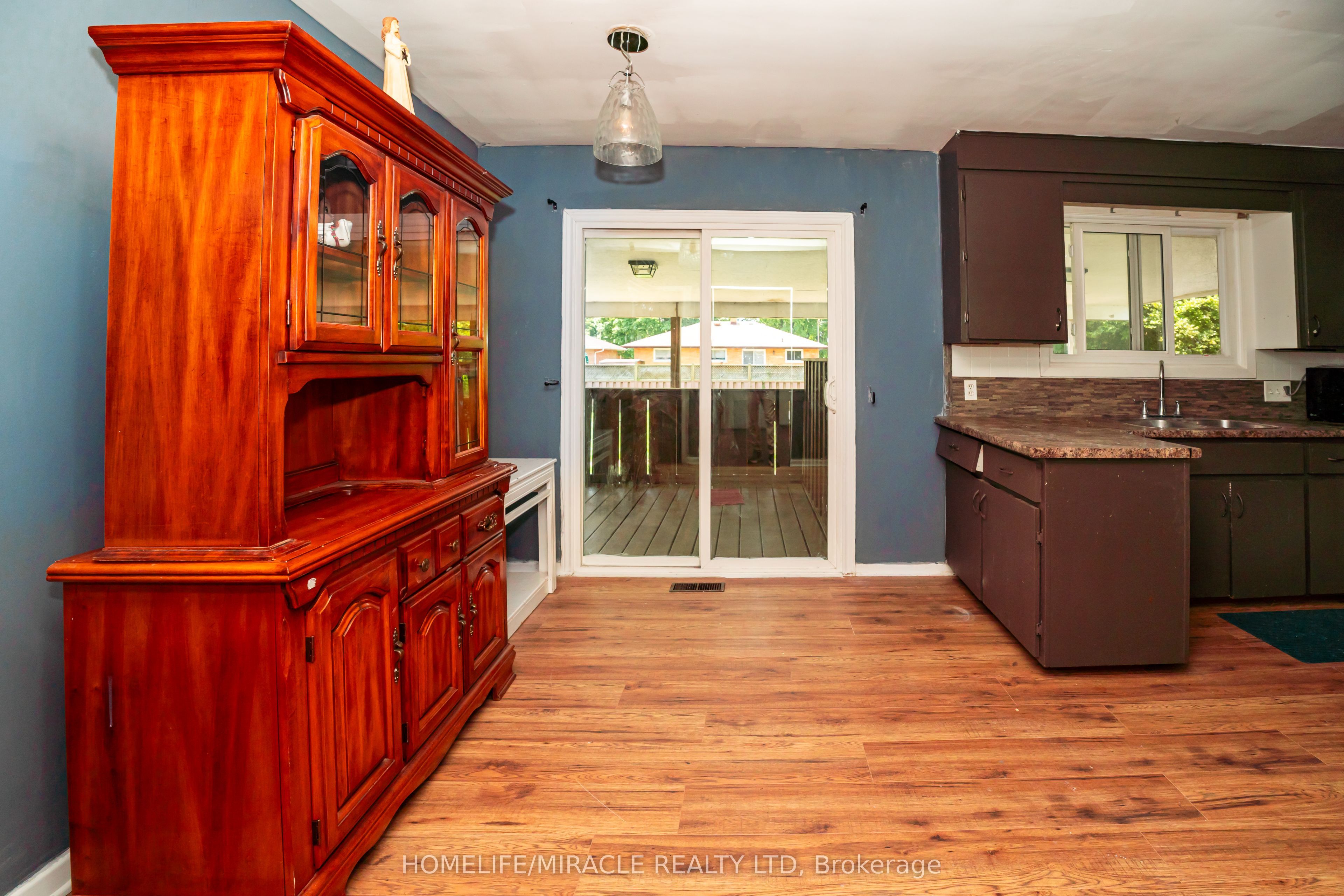 84 Dunvegan Drive Property Photo 7