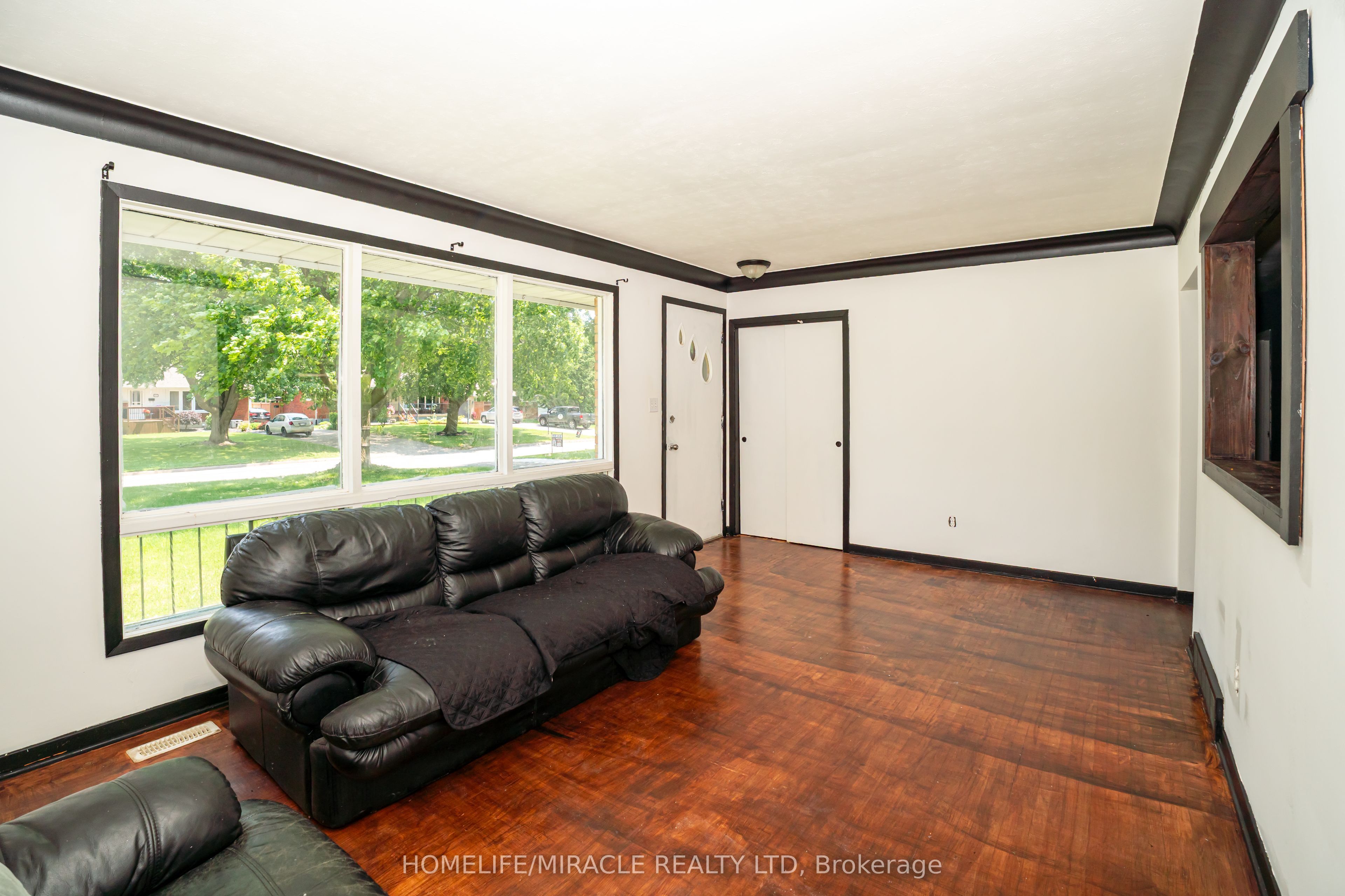 84 Dunvegan Drive Property Photo 12