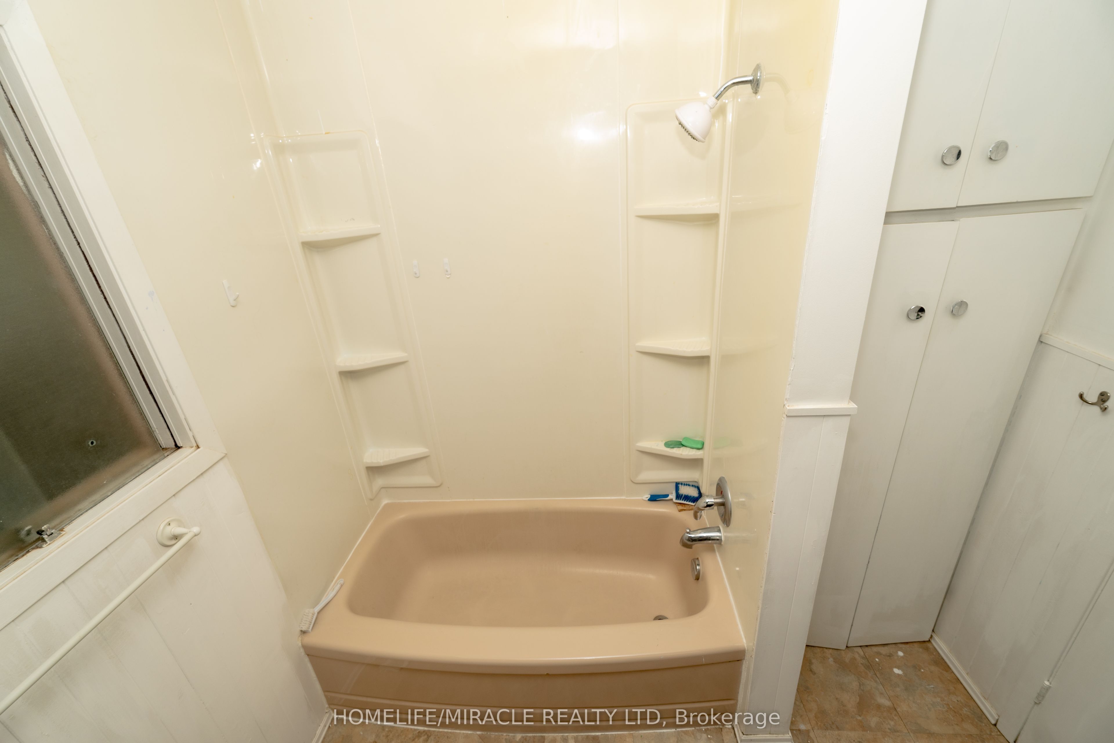 84 Dunvegan Drive Property Photo 18
