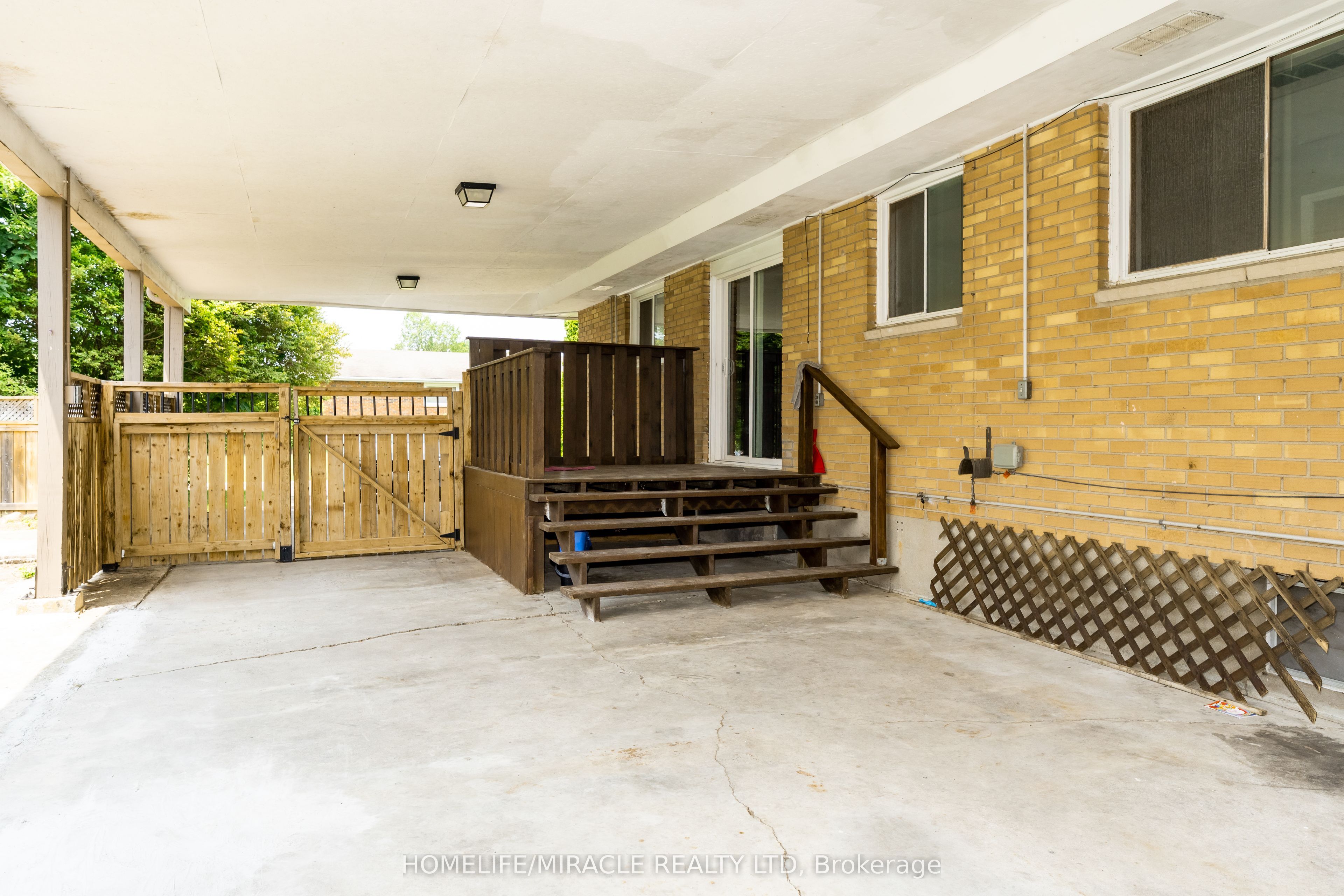 84 Dunvegan Drive Property Photo 32