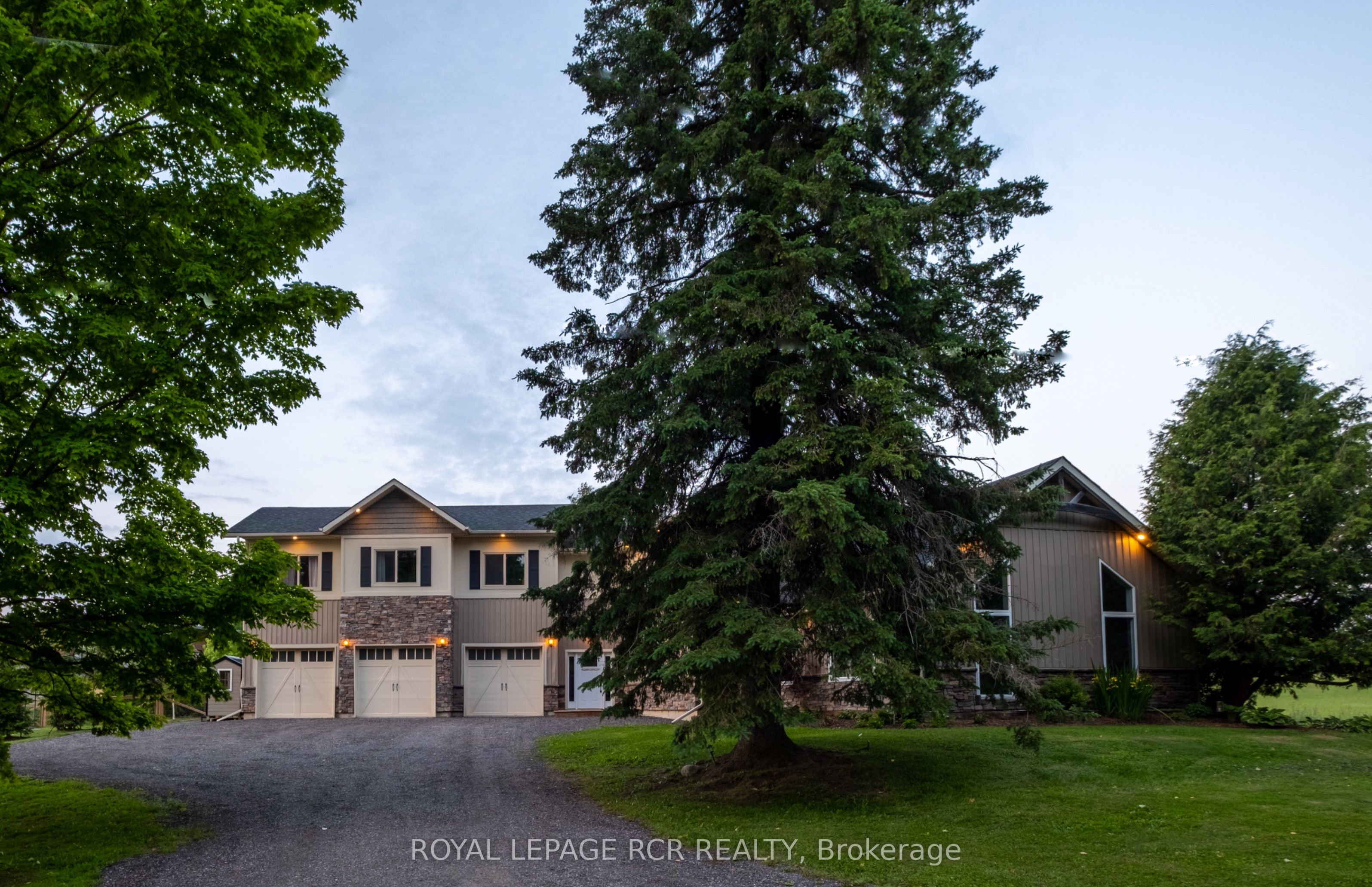 6175 Fourth Line Property Photo 1