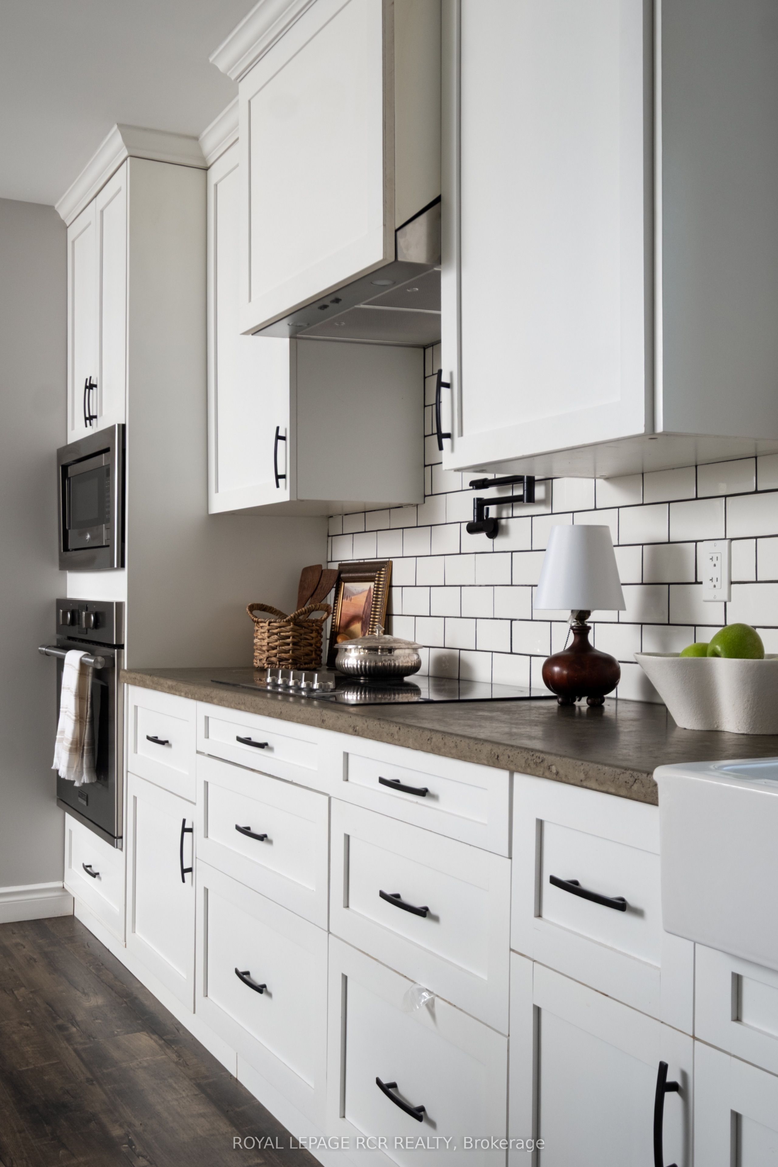 6175 Fourth Line Property Photo 6