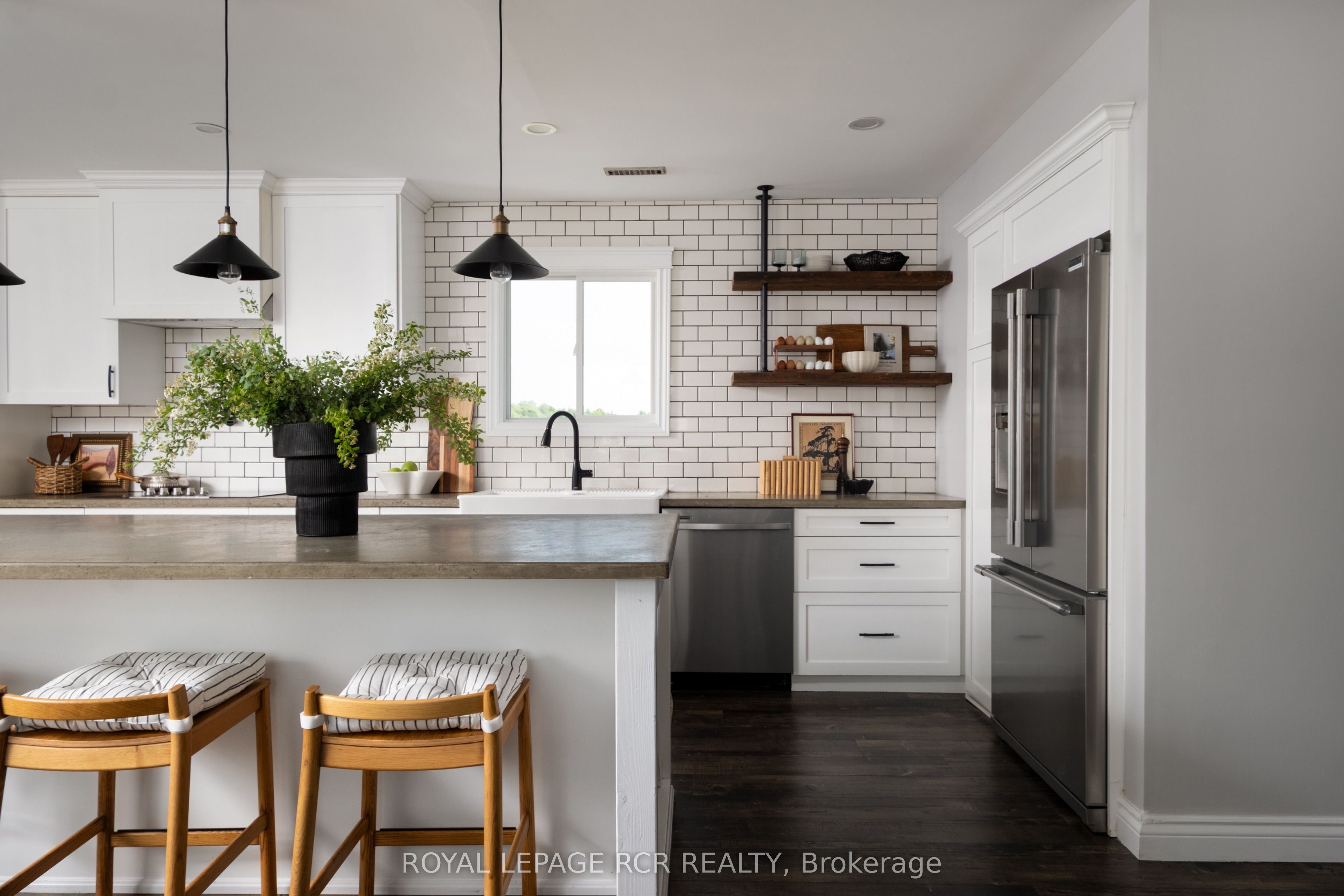 6175 Fourth Line Property Photo 7