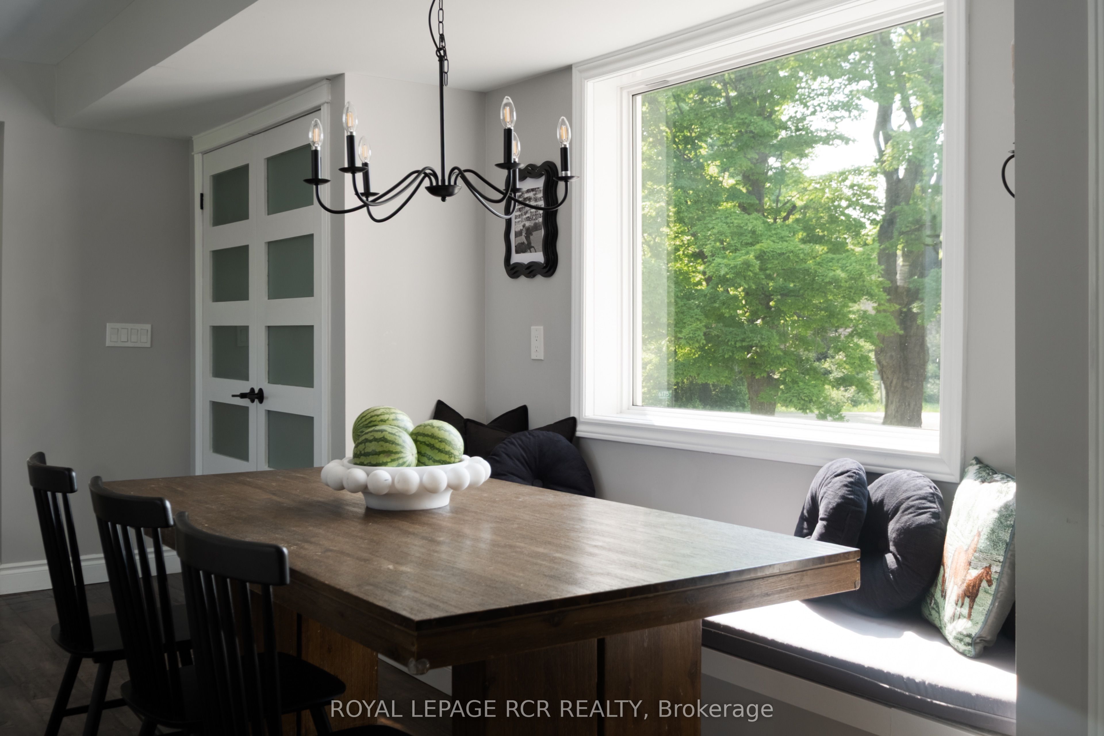 6175 Fourth Line Property Photo 9