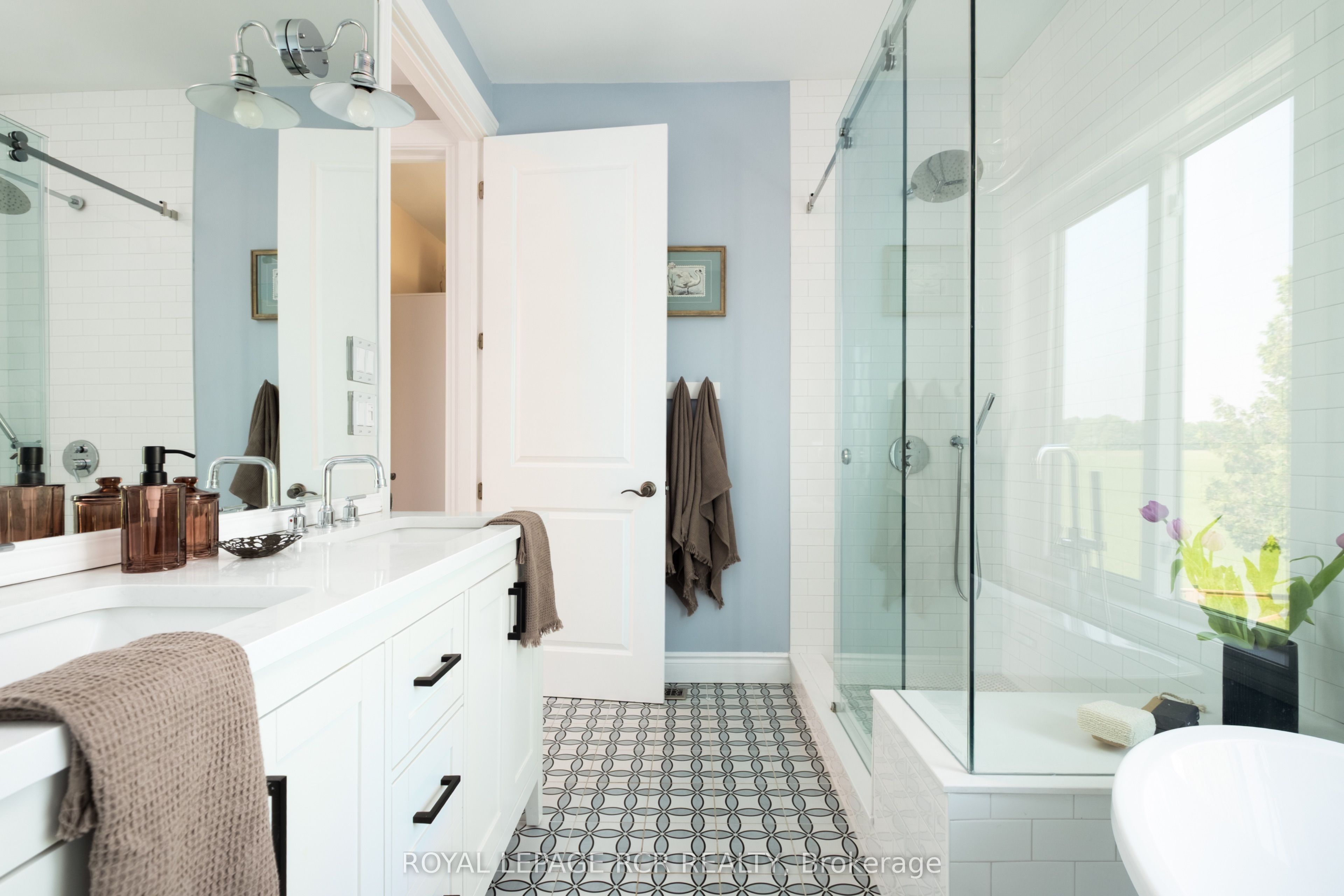 6175 Fourth Line Property Photo 38