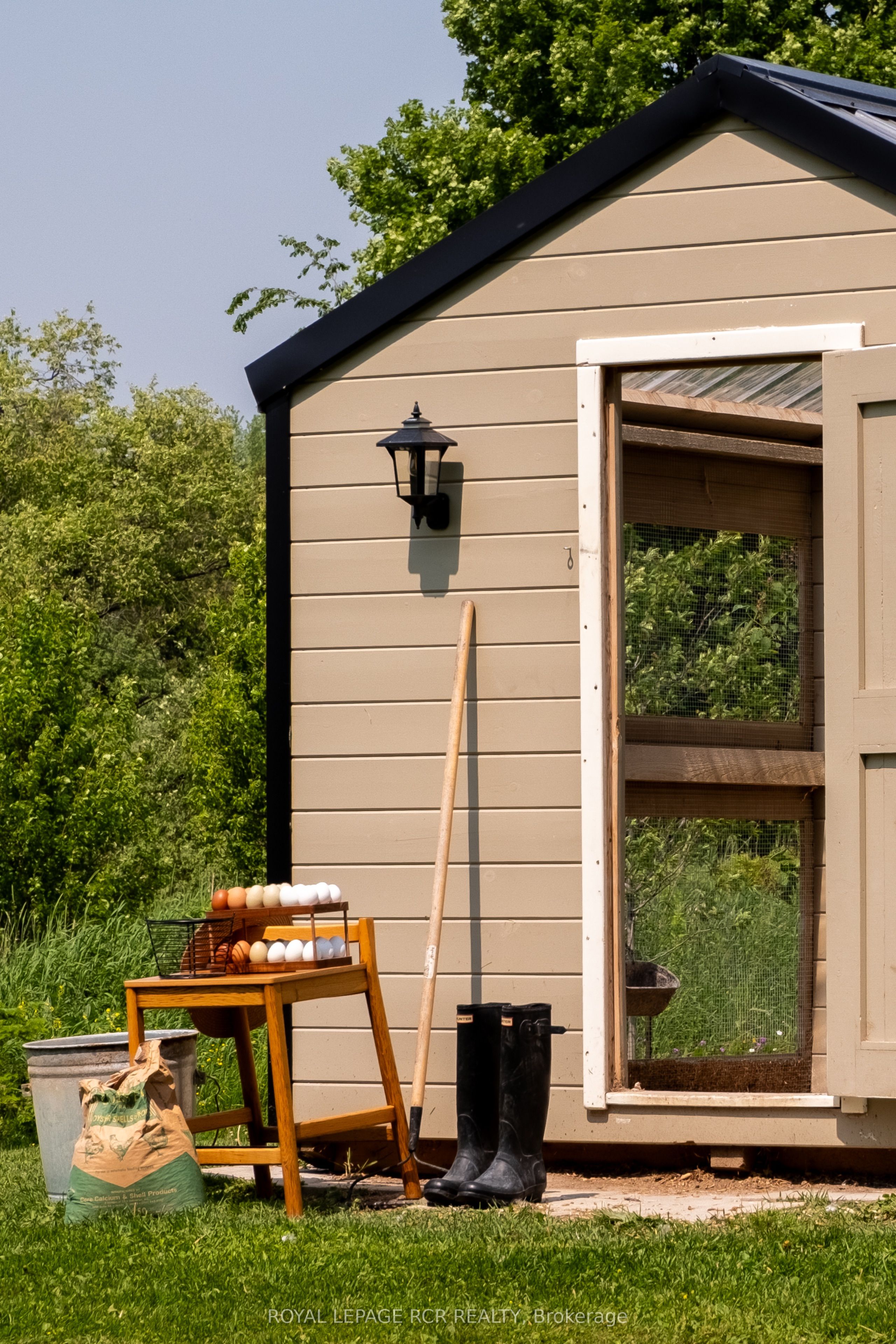 6175 Fourth Line Property Photo 43