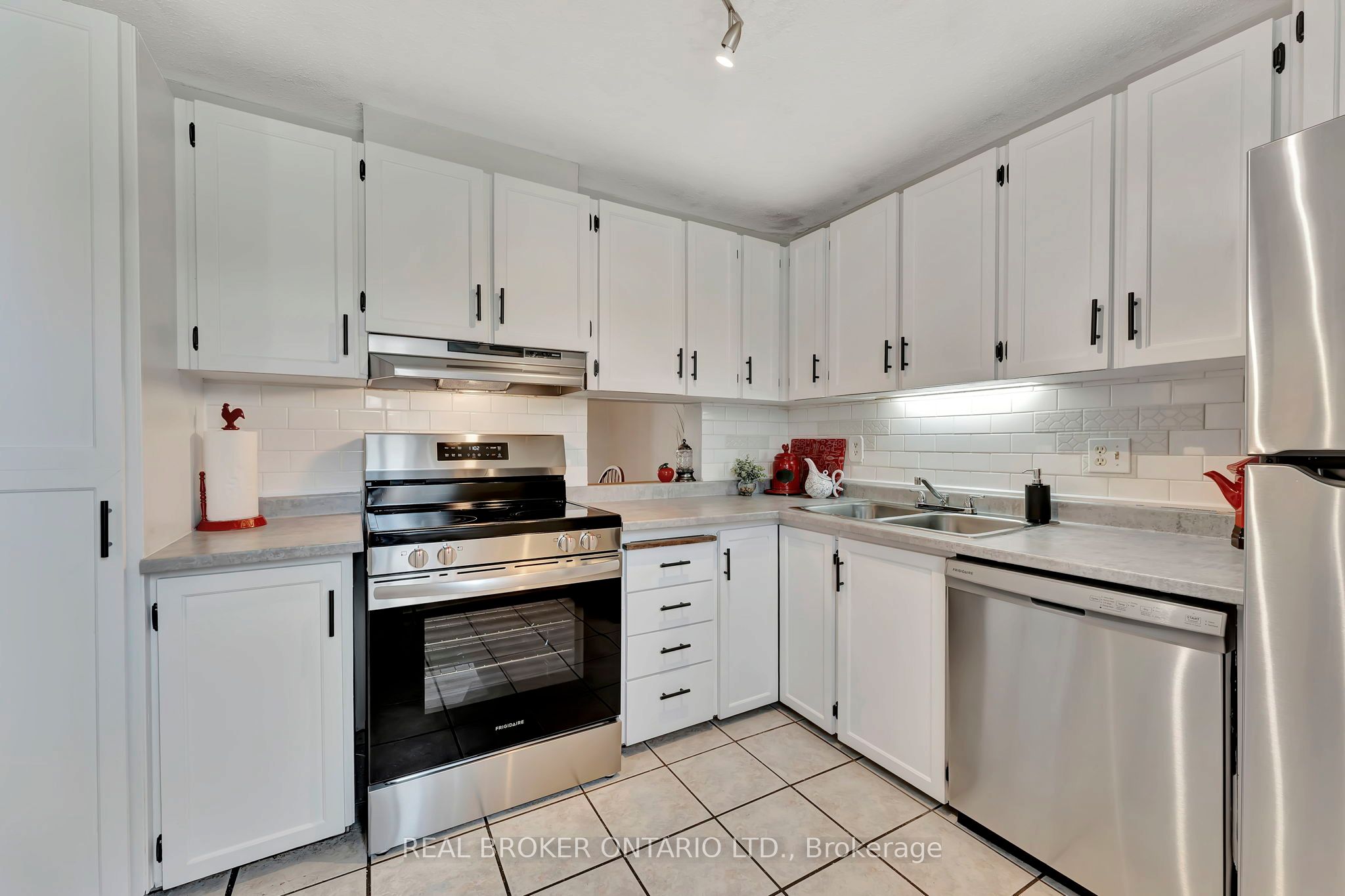 5 Tedwyn Drive Property Photo 4