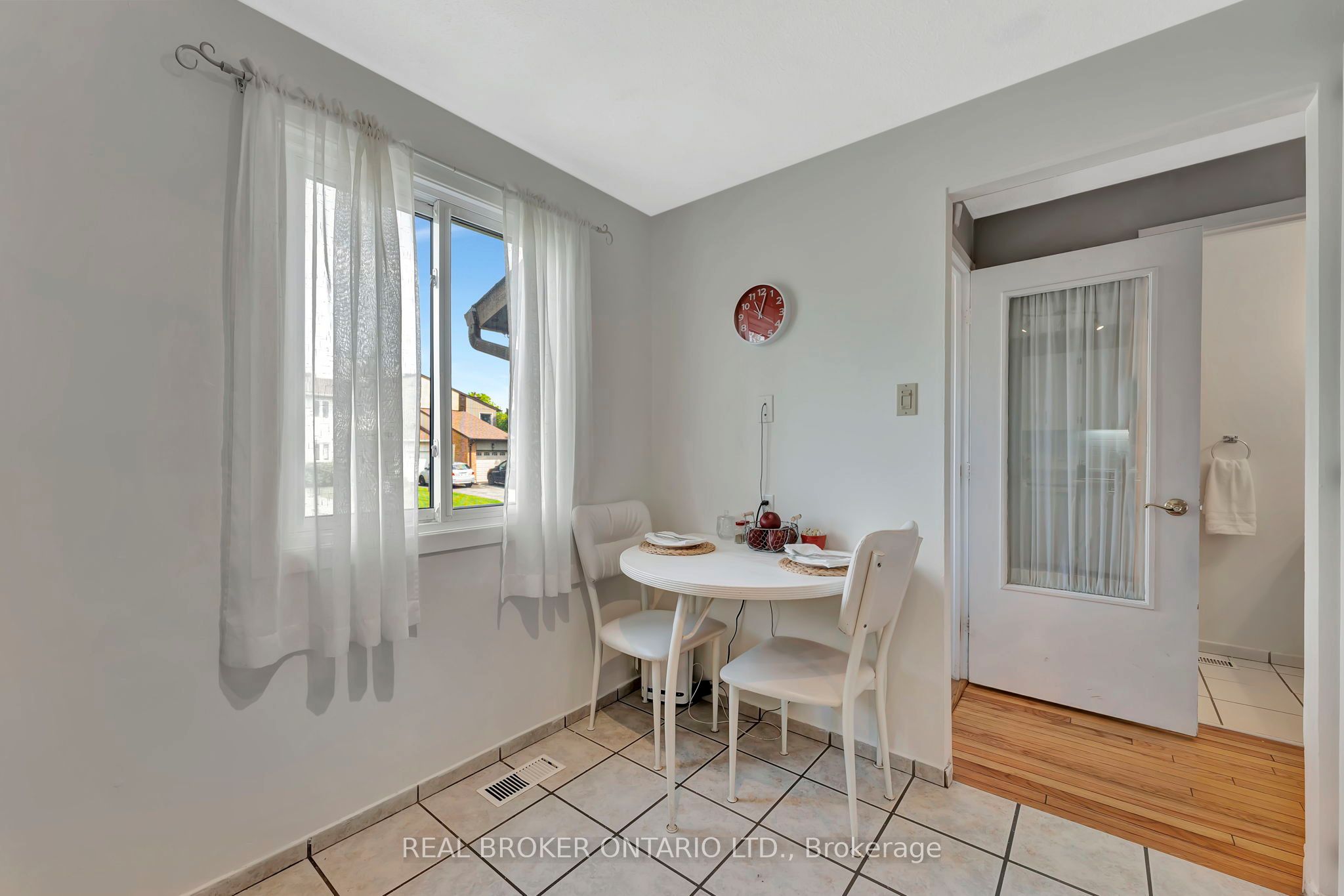 5 Tedwyn Drive Property Photo 5