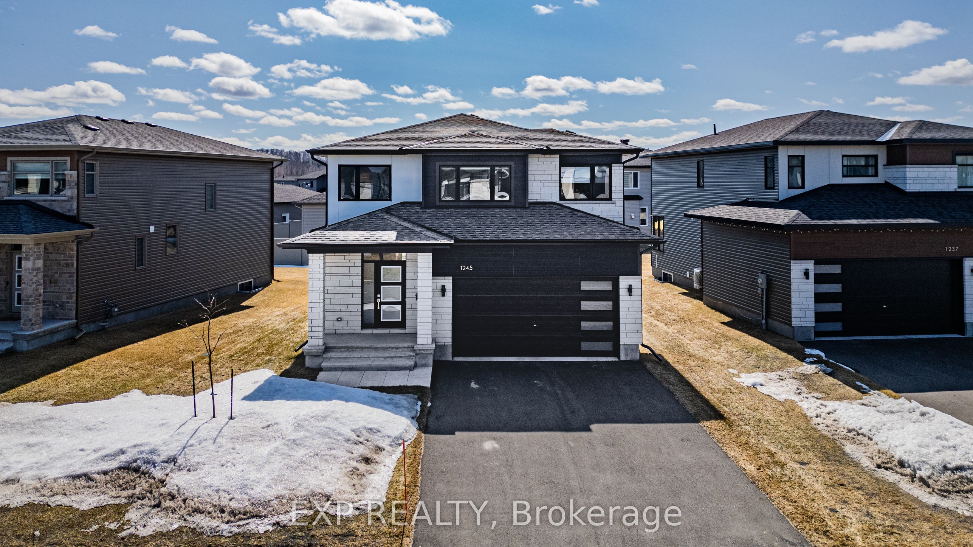 1245 Diamond Street Property Photo 1