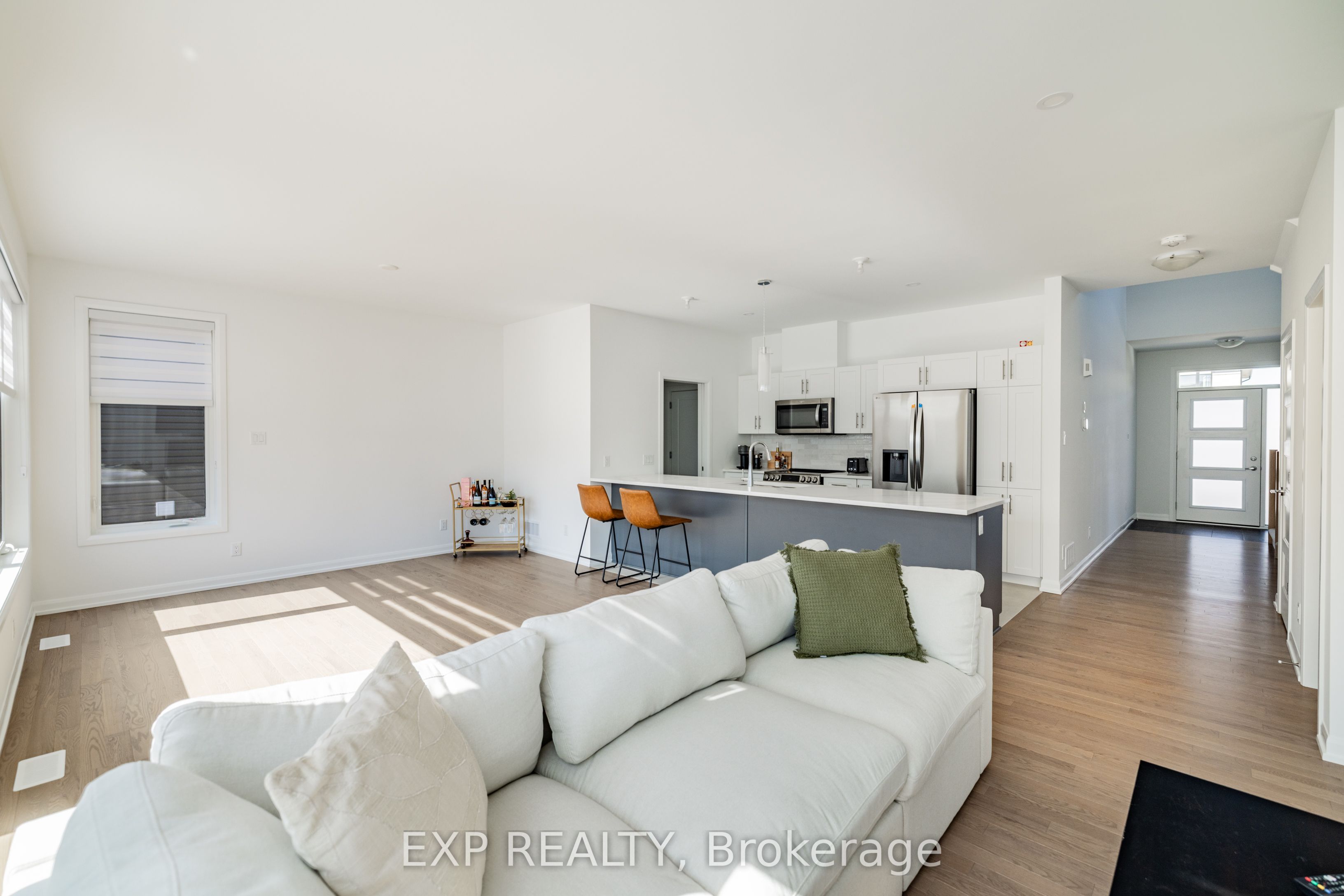 1245 Diamond Street Property Photo 6