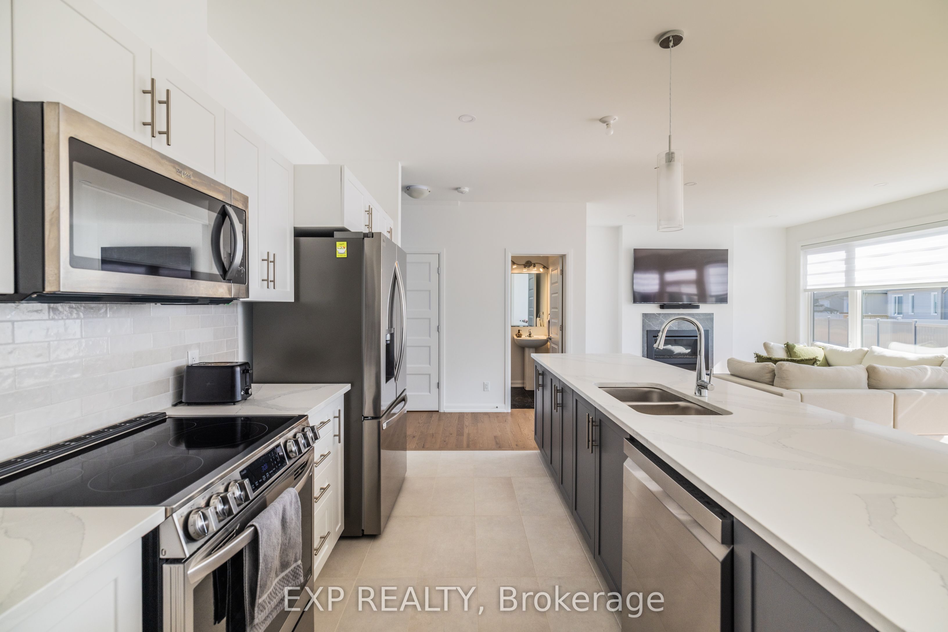 1245 Diamond Street Property Photo 9