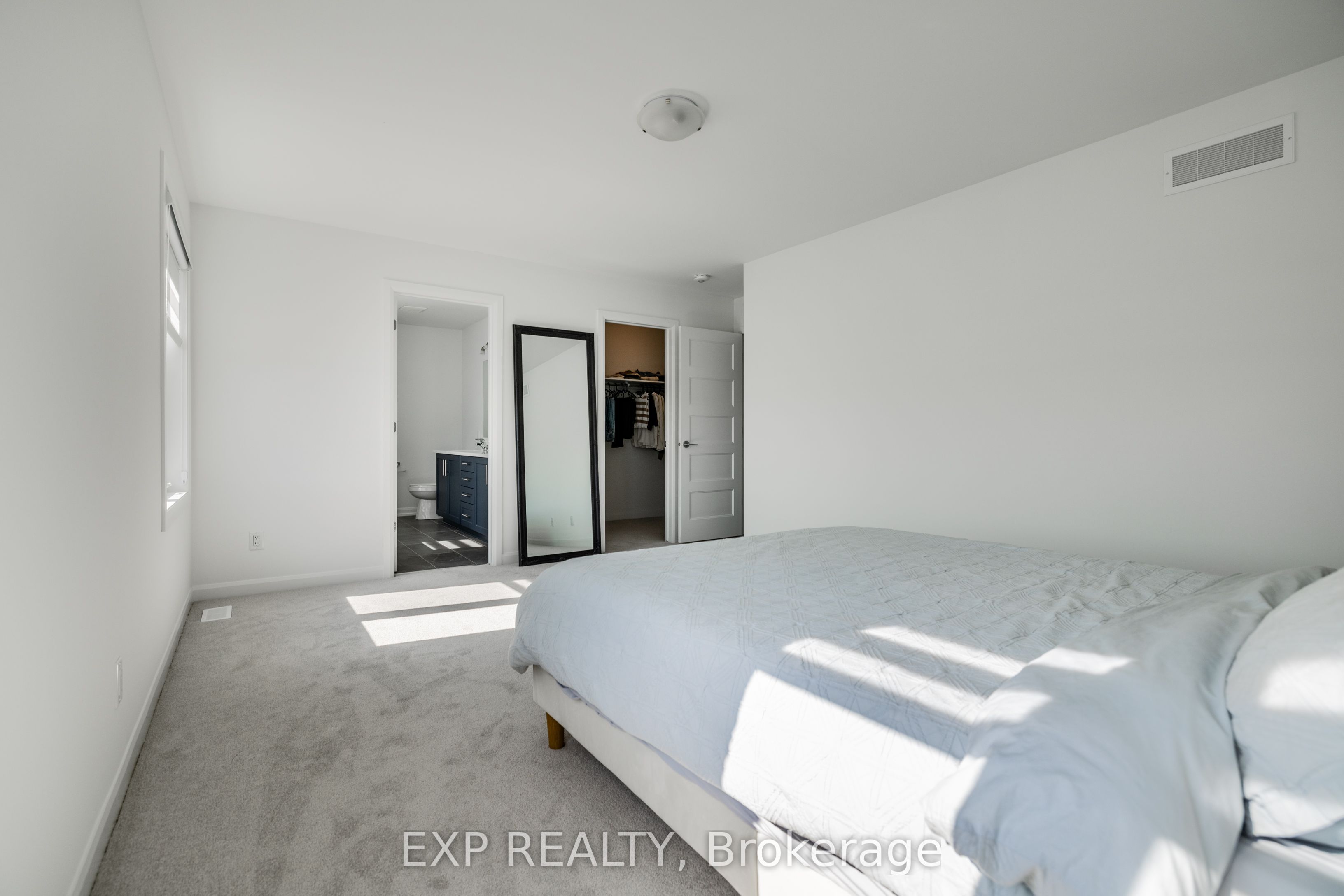 1245 Diamond Street Property Photo 17