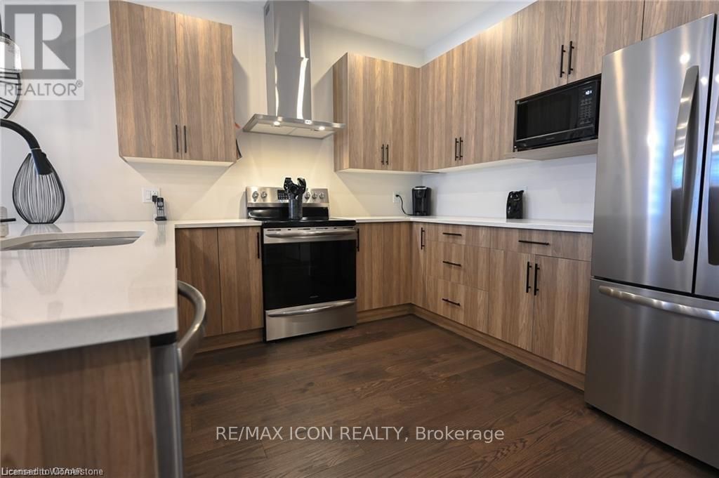 8 Elgin Street W 4.5 Property Photo 2