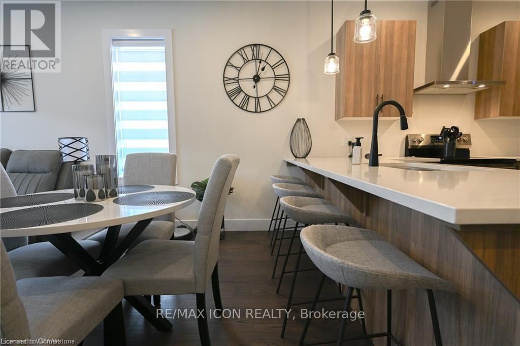 8 Elgin Street W 4.5 Property Photo 4