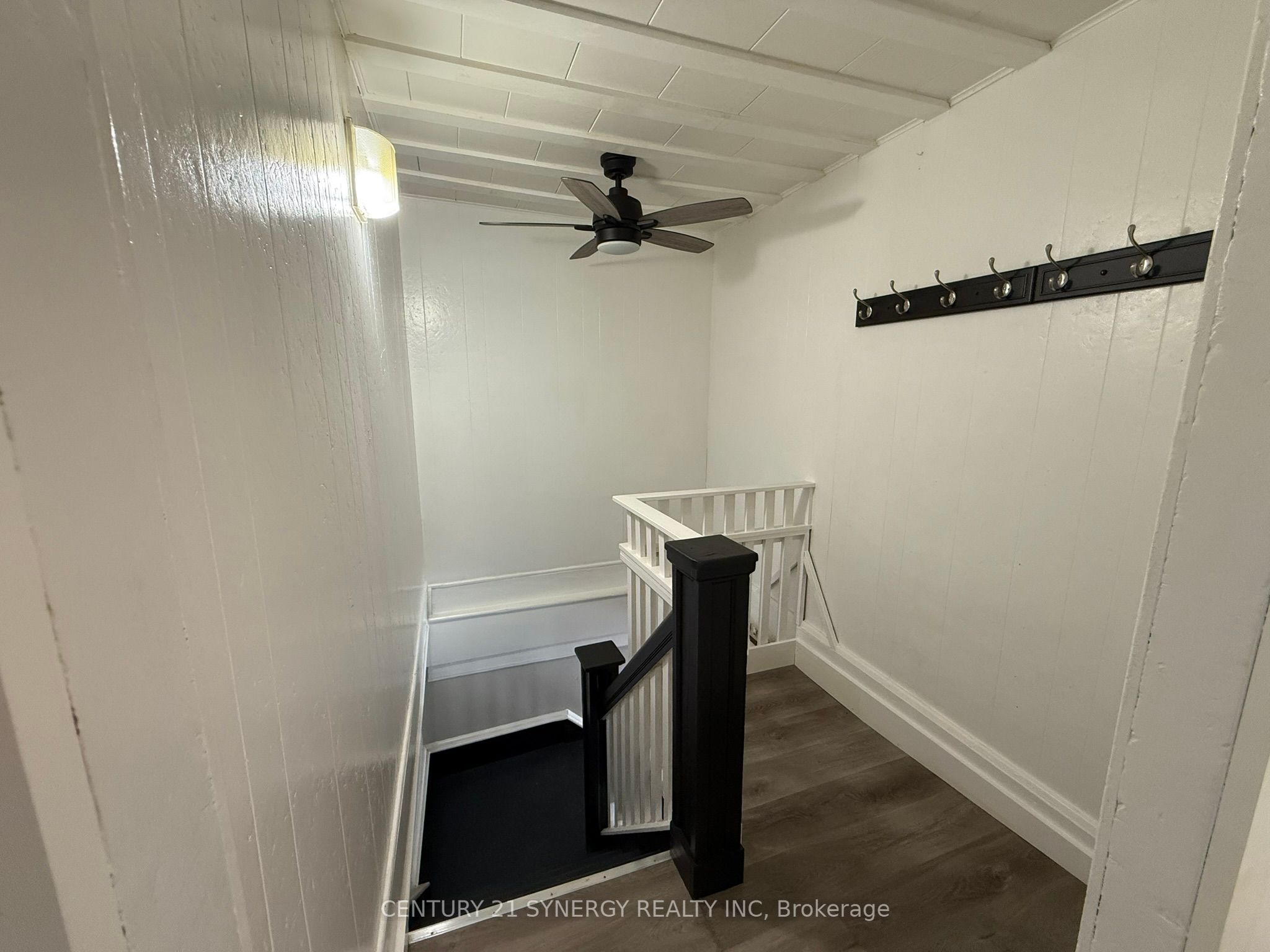 106 Main Street W Property Photo 10