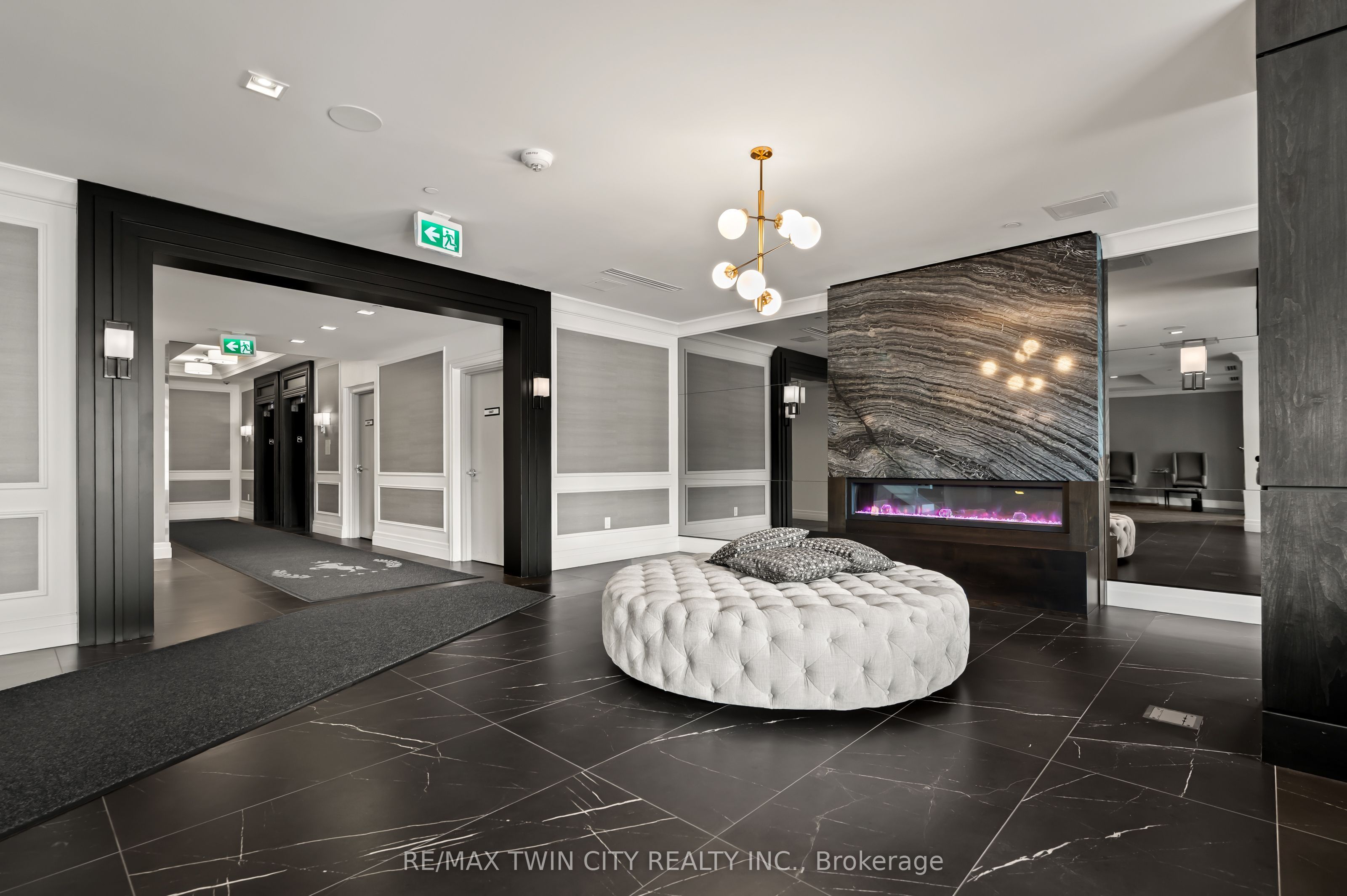 155 Caroline Street S 1411 Property Photo 8