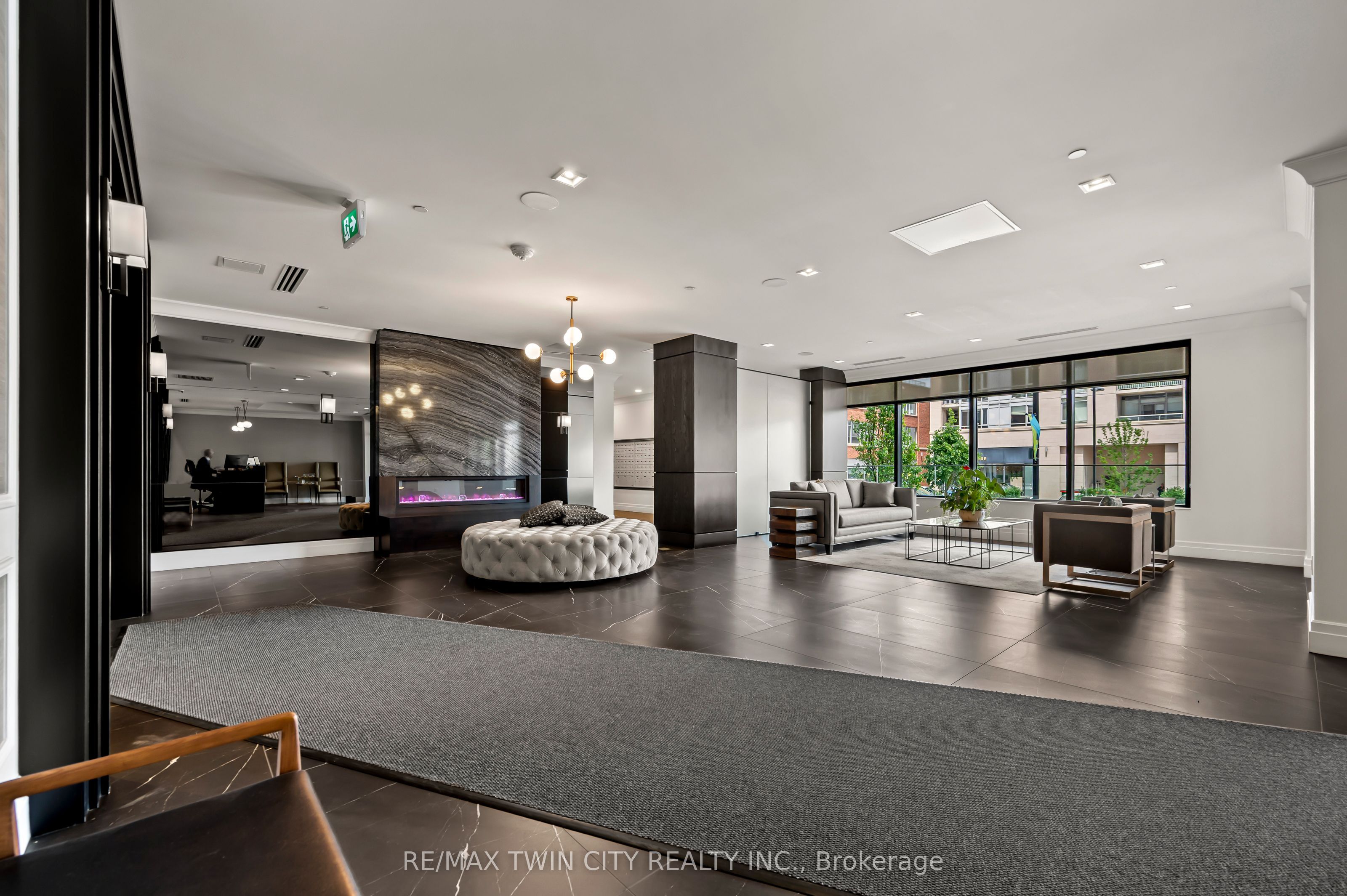 155 Caroline Street S 1411 Property Photo 9