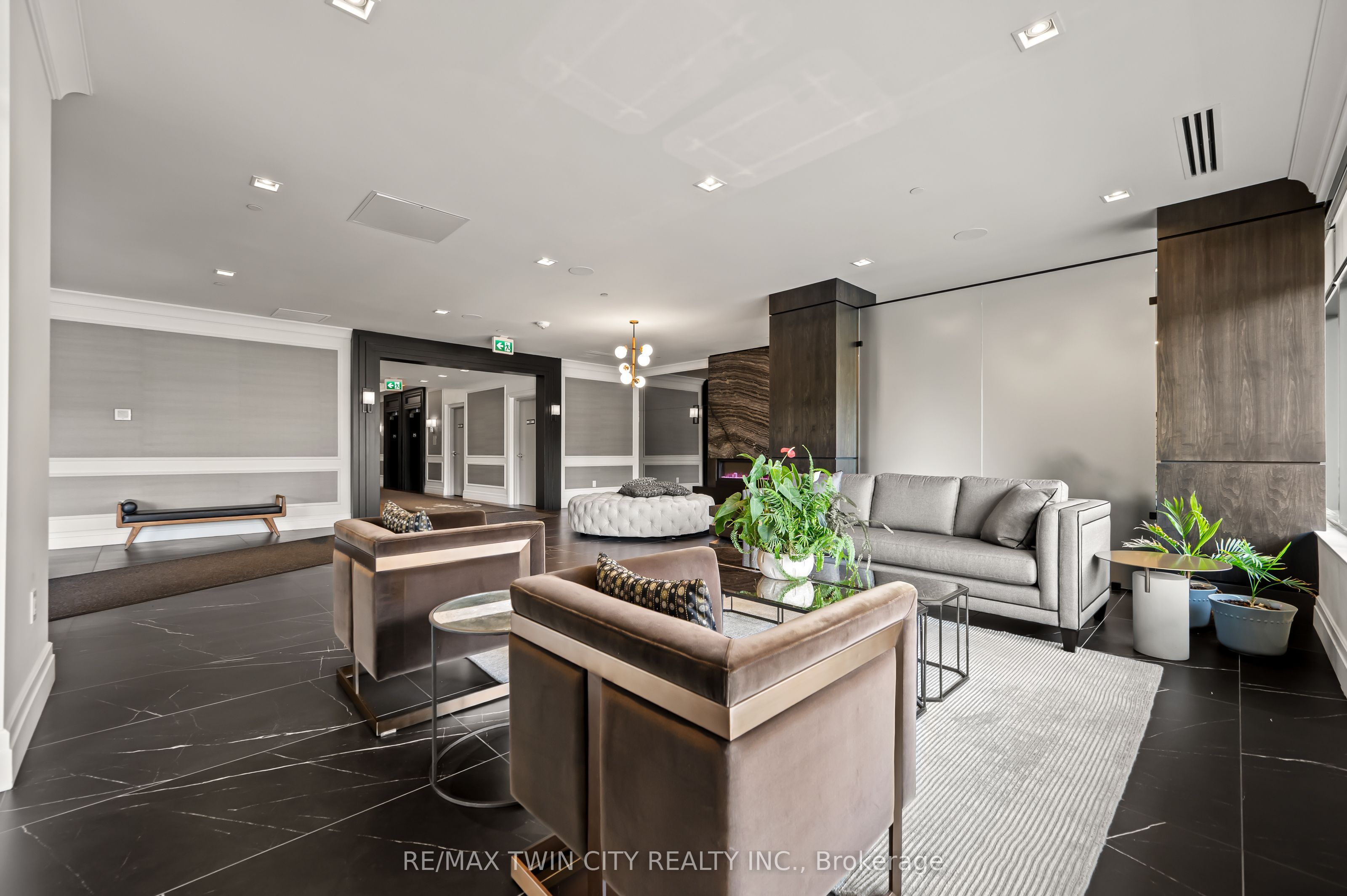 155 Caroline Street S 1411 Property Photo 10