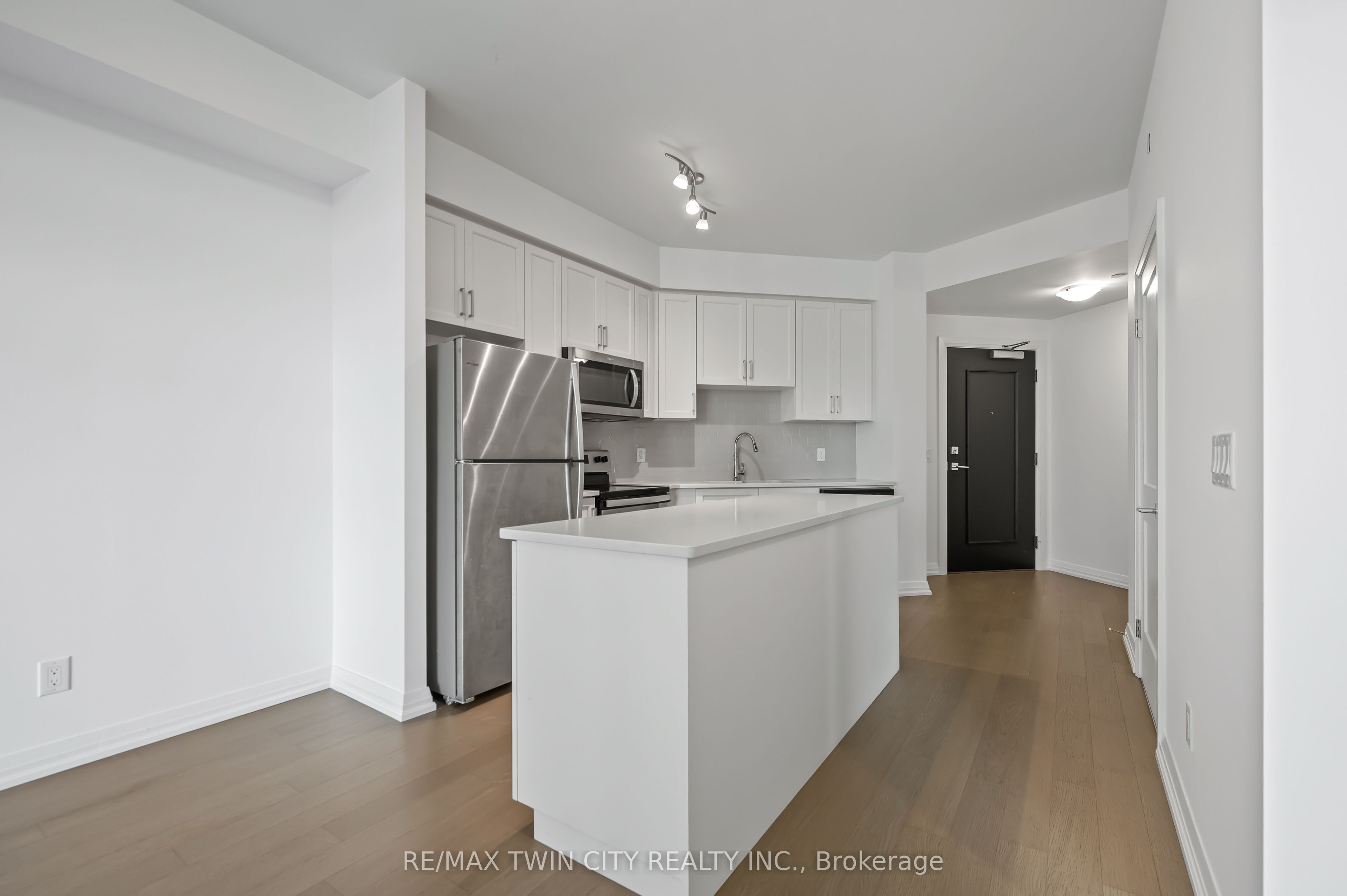 155 Caroline Street S 1411 Property Photo 19