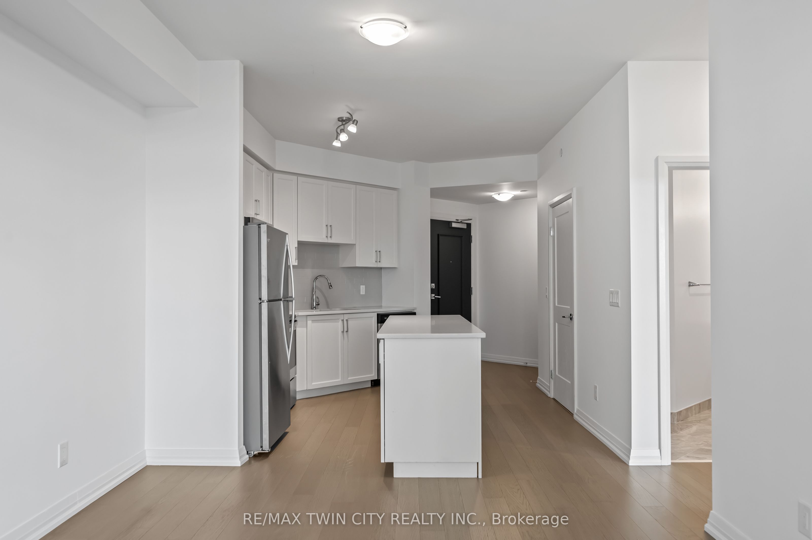 155 Caroline Street S 1411 Property Photo 21